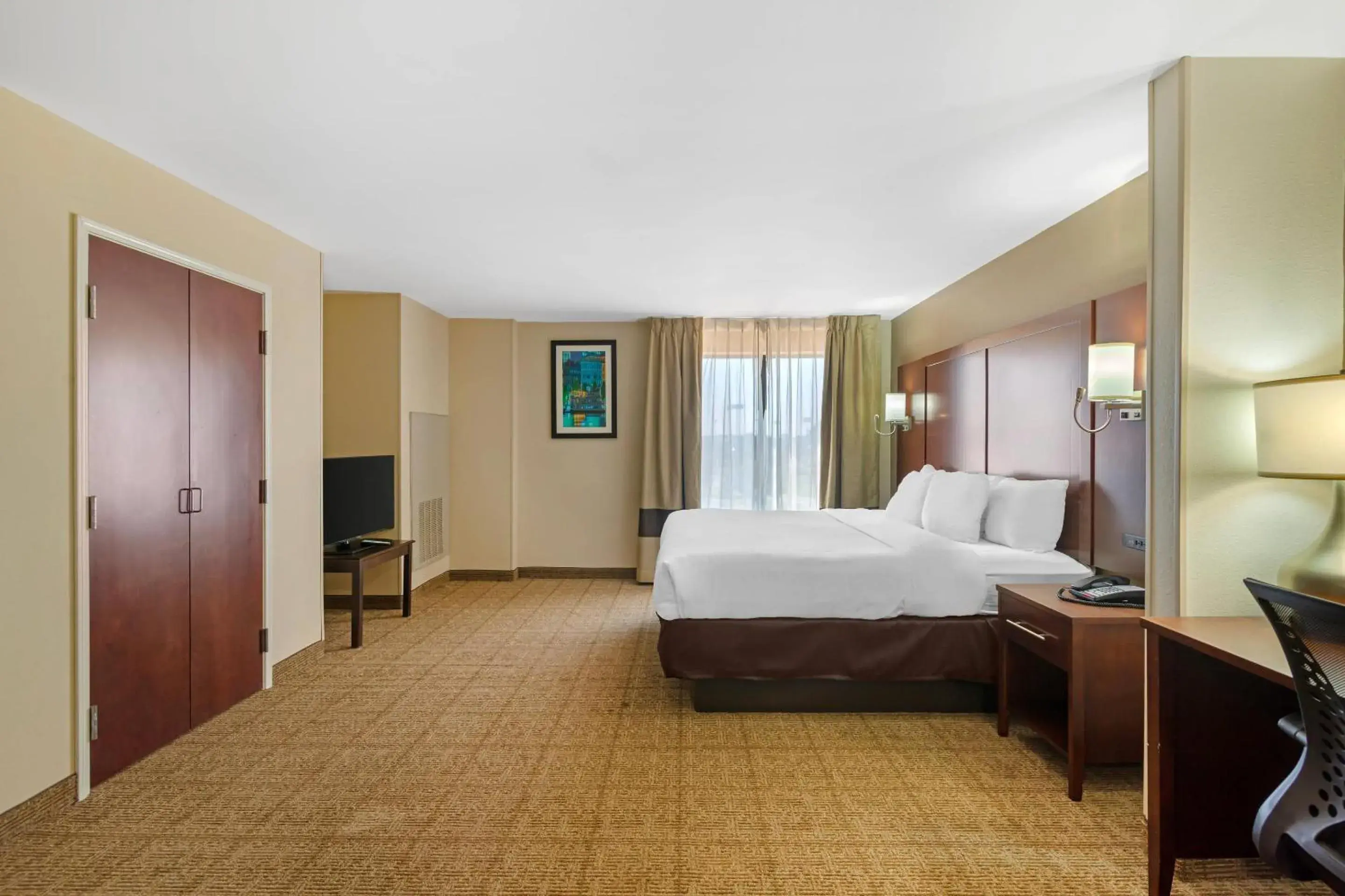 Bedroom, Bed in Comfort Suites Savannah Gateway I-95 Bedroom, Bed in Comfort Suites Savannah Gateway I-95