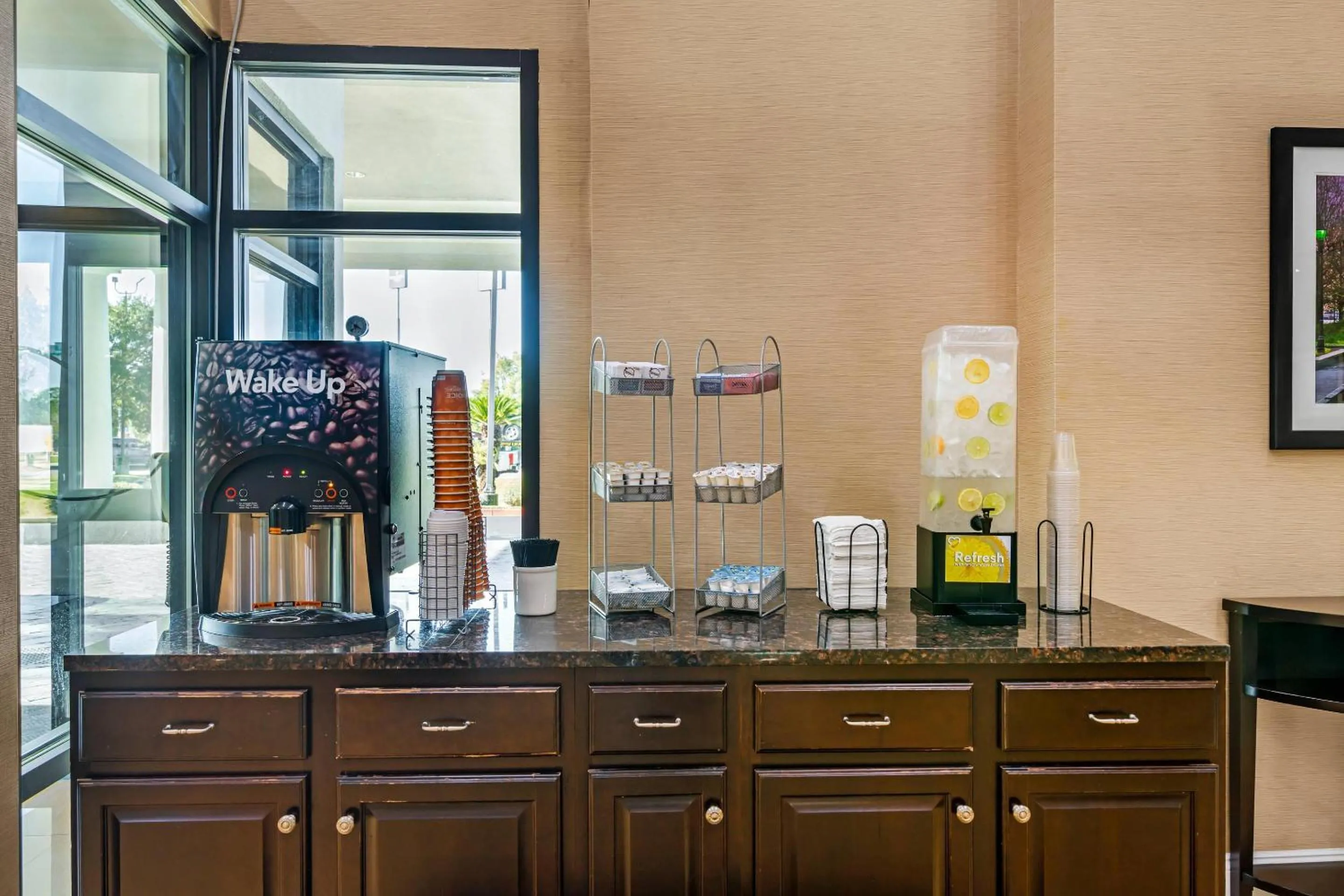 Lobby or reception in Comfort Suites Savannah Gateway I-95