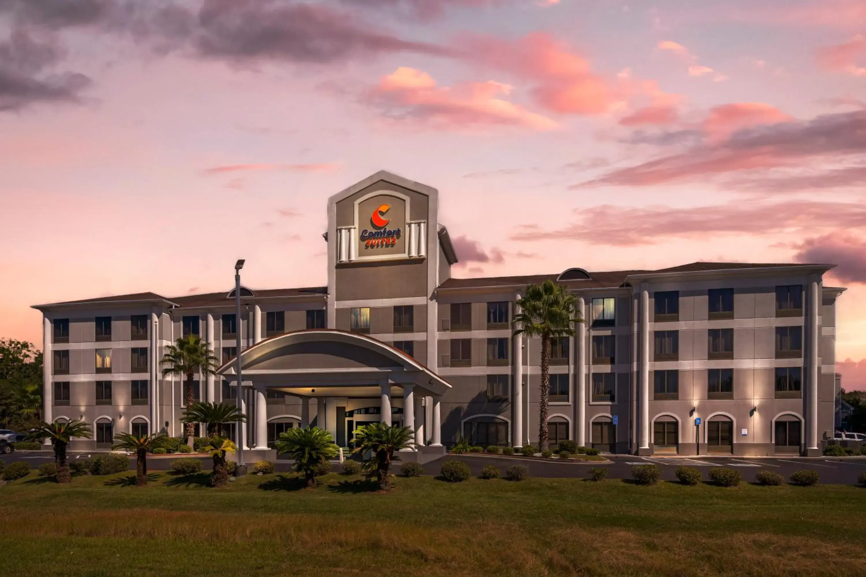 Property building in Comfort Suites Savannah Gateway I-95 Property building in Comfort Suites Savannah Gateway I-95