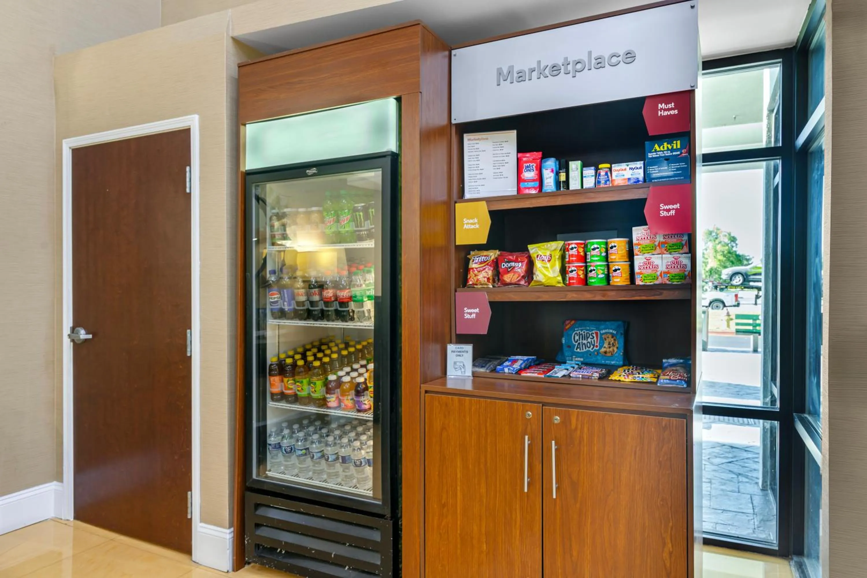 Food in Comfort Suites Savannah Gateway I-95