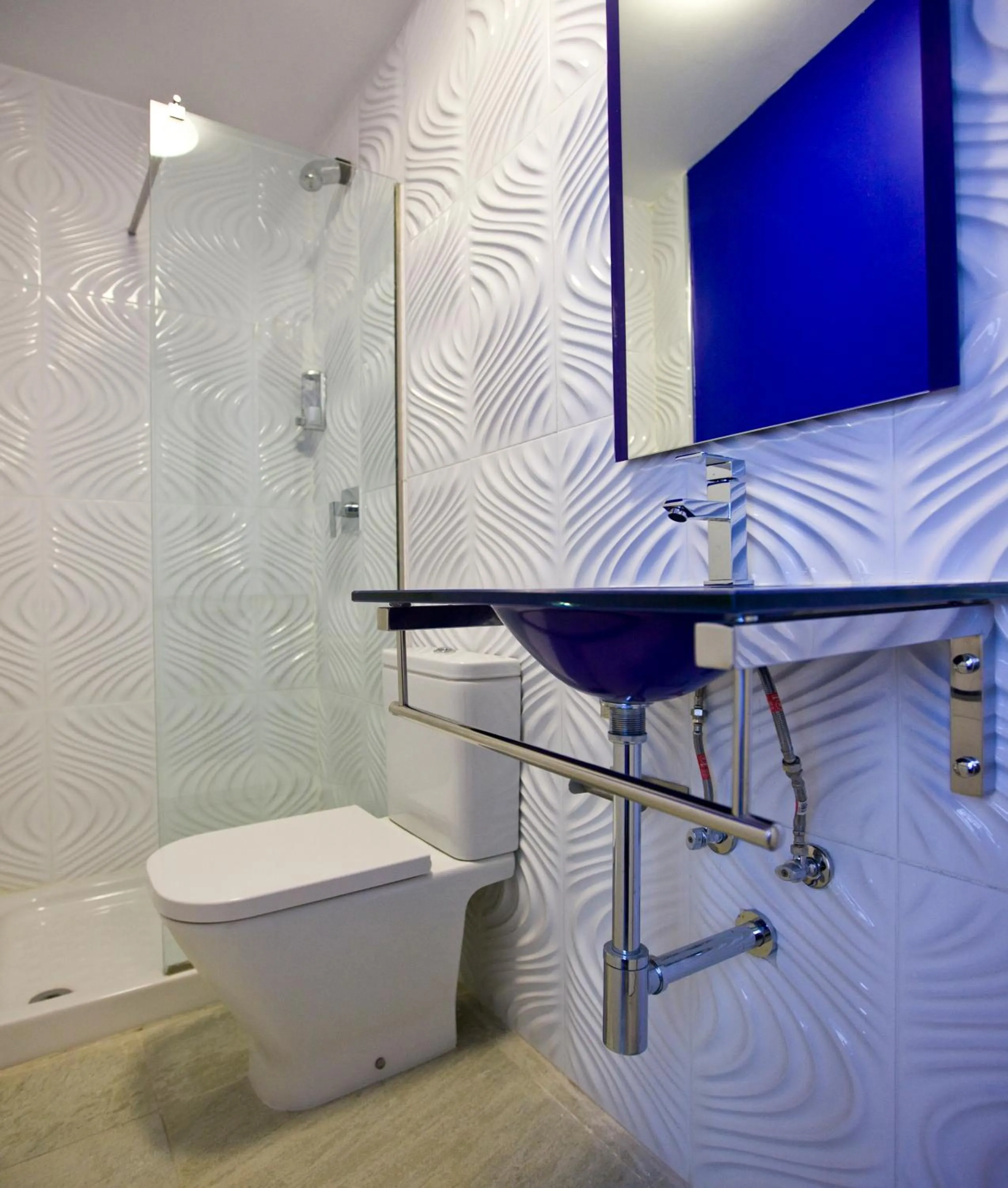 Bathroom in Nest Style Granada