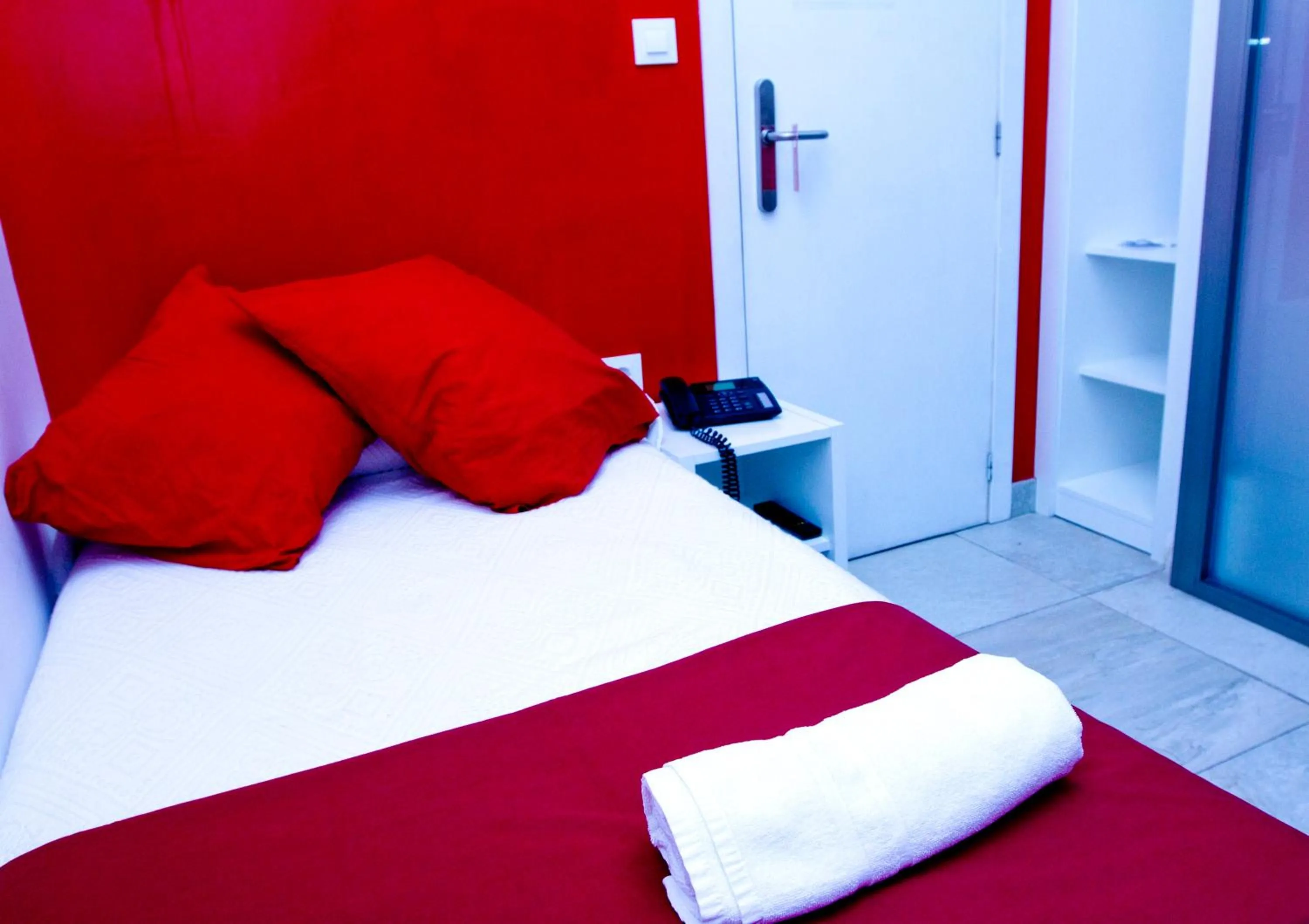 Bed in Nest Style Granada