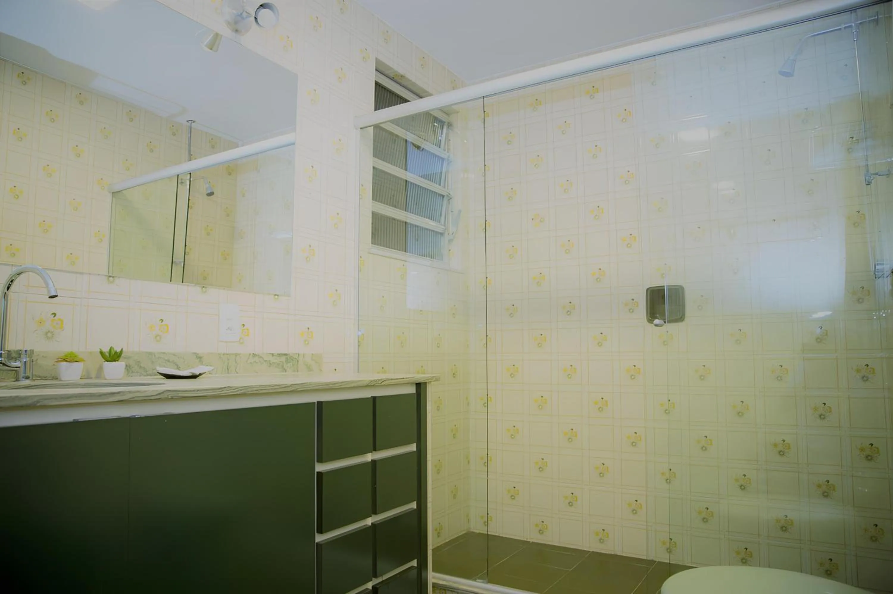 Shower in REF House Barra Da Tijuca