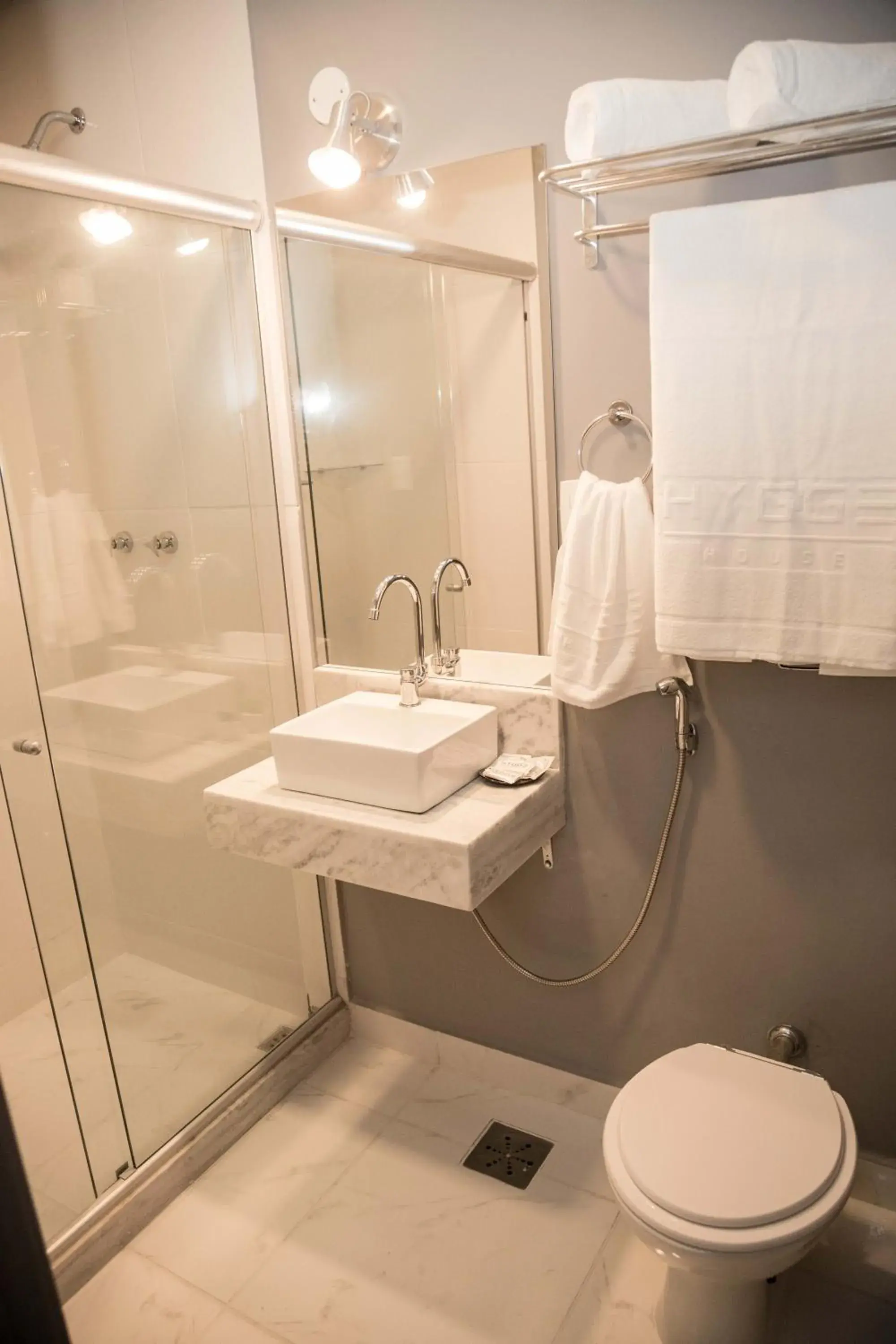 Shower in REF House Barra Da Tijuca Shower in REF House Barra Da Tijuca