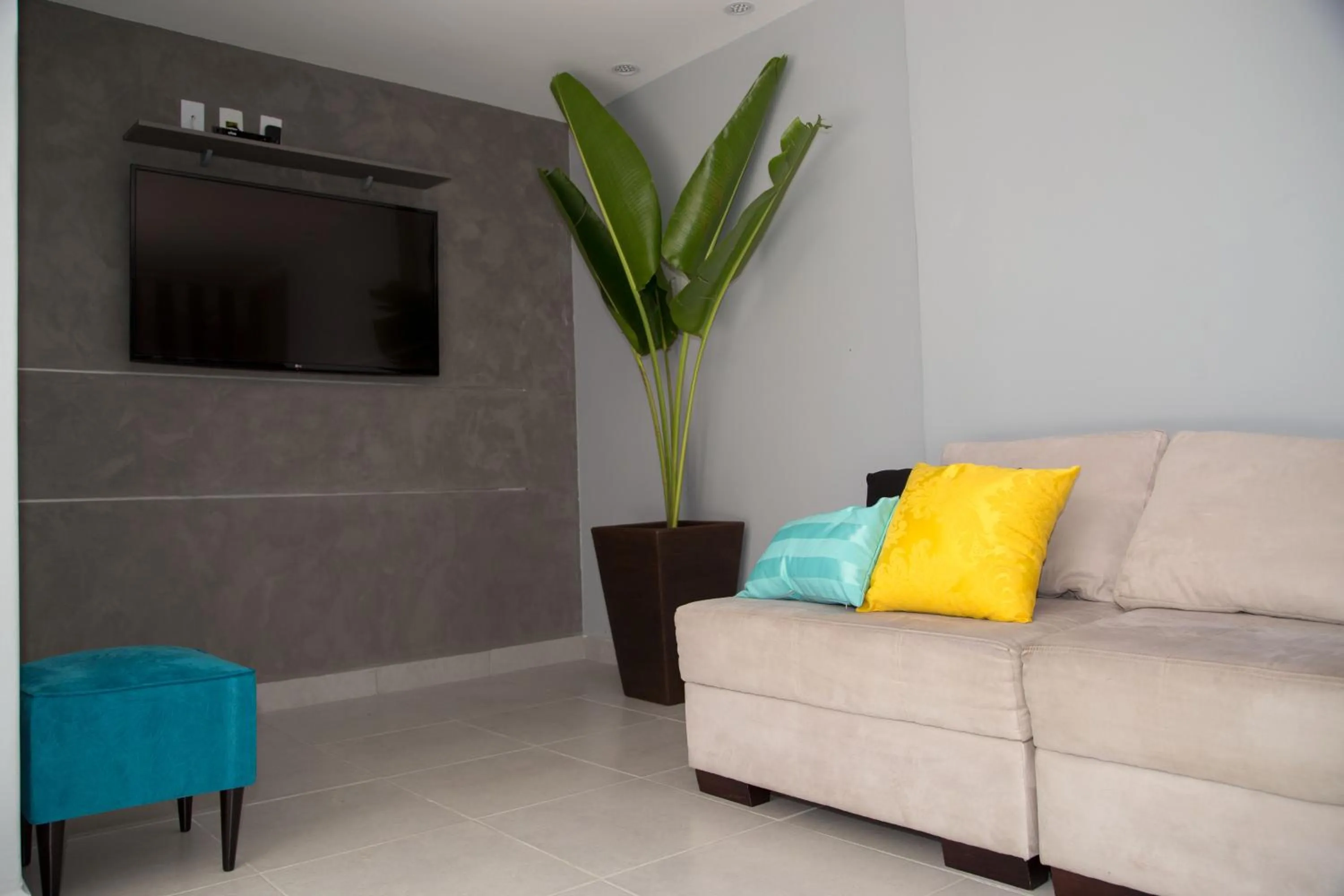 Communal lounge/ TV room in REF House Barra Da Tijuca