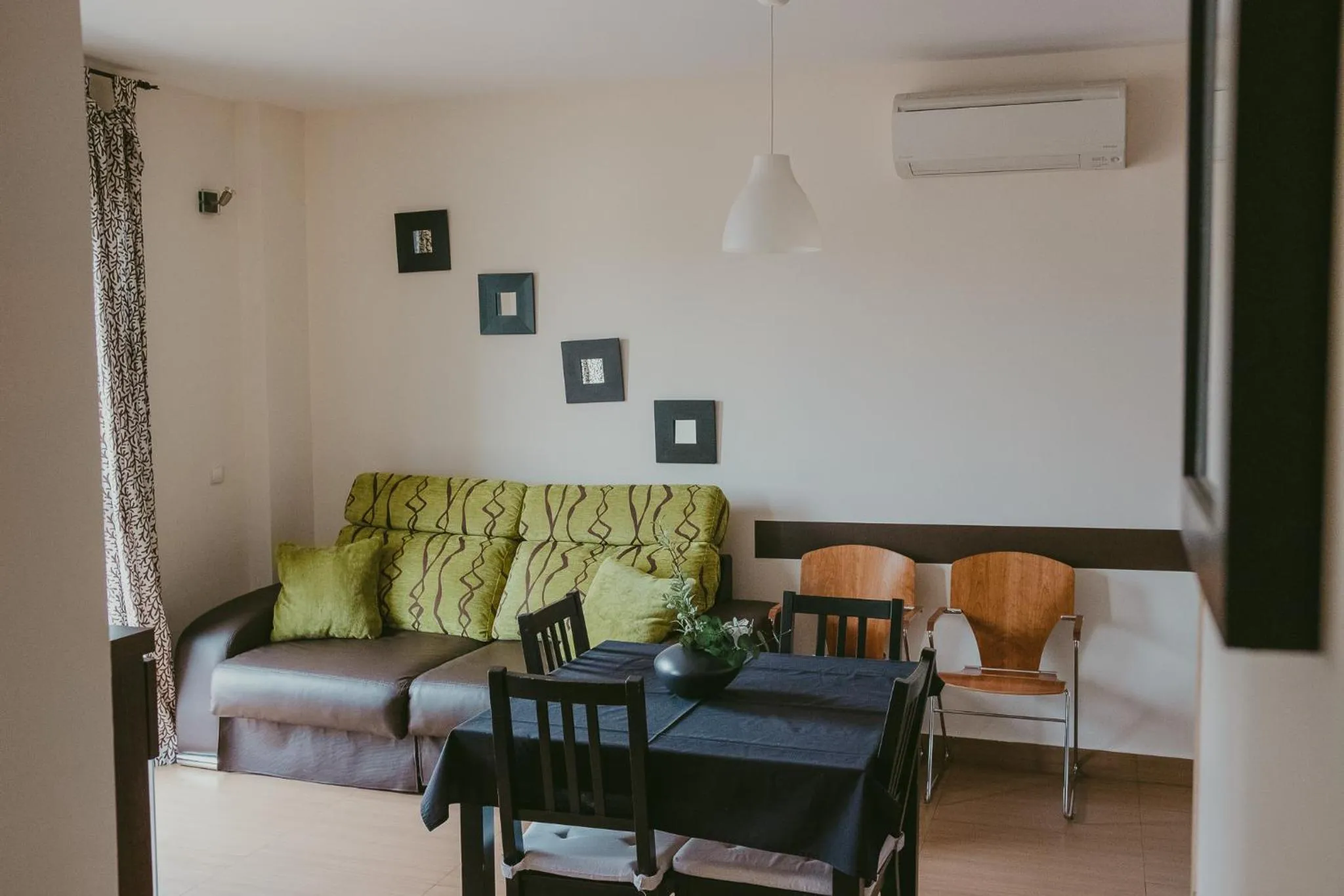 Living room in Ronda Navarra by Valdesierra