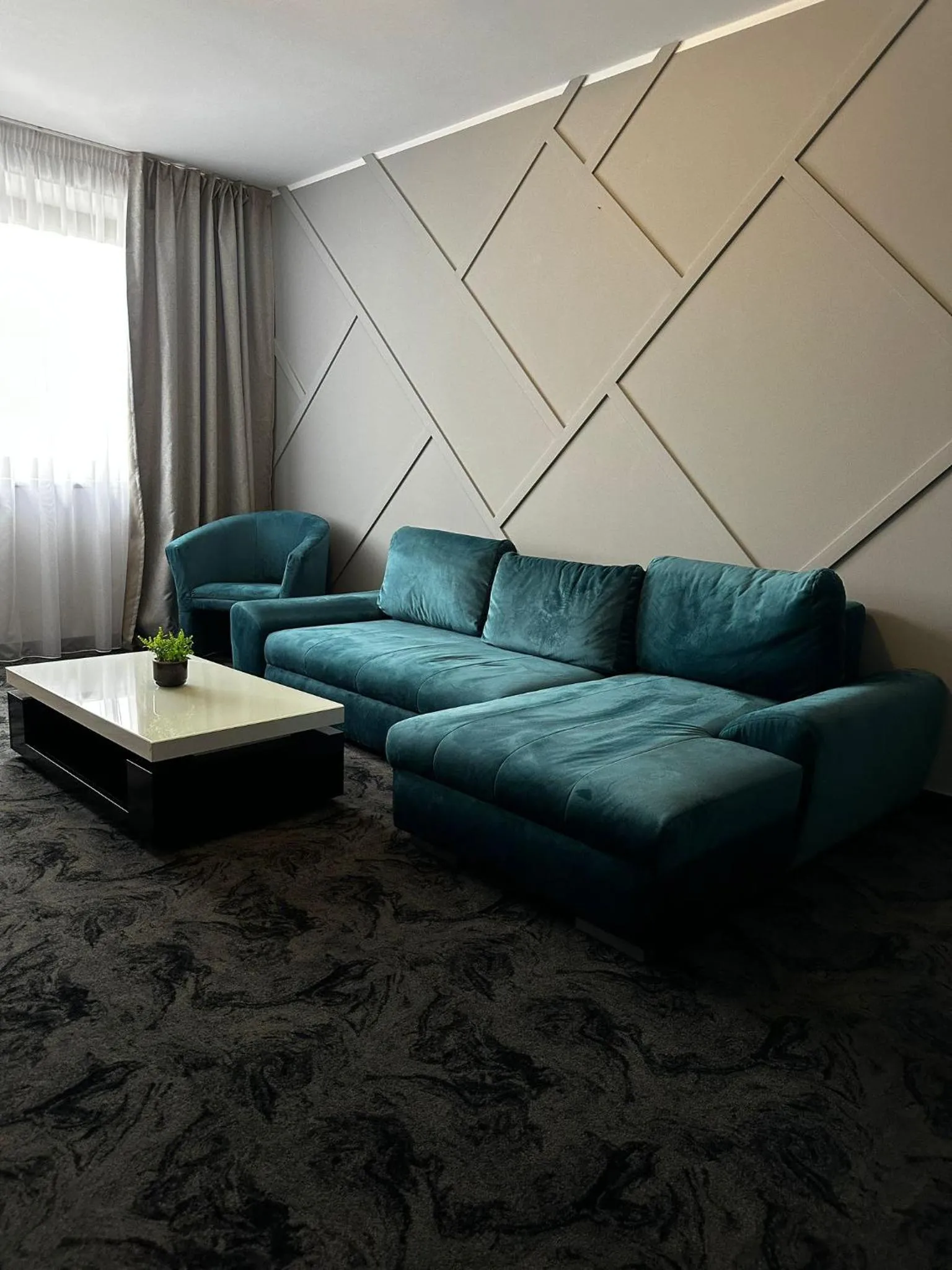 Living room in Black Tulip Hotel
