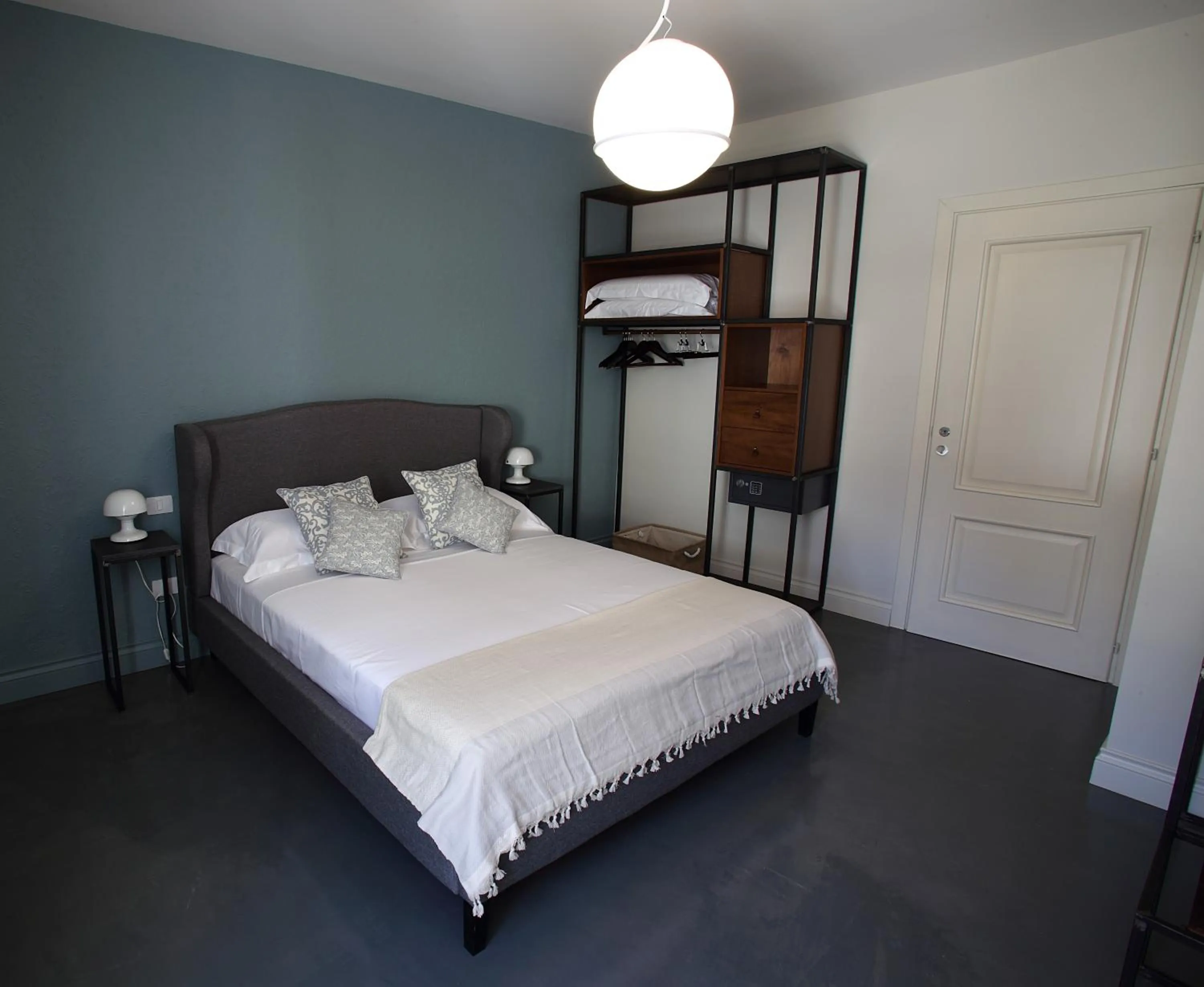 Photo of the whole room in Avolio Tailored Rooms