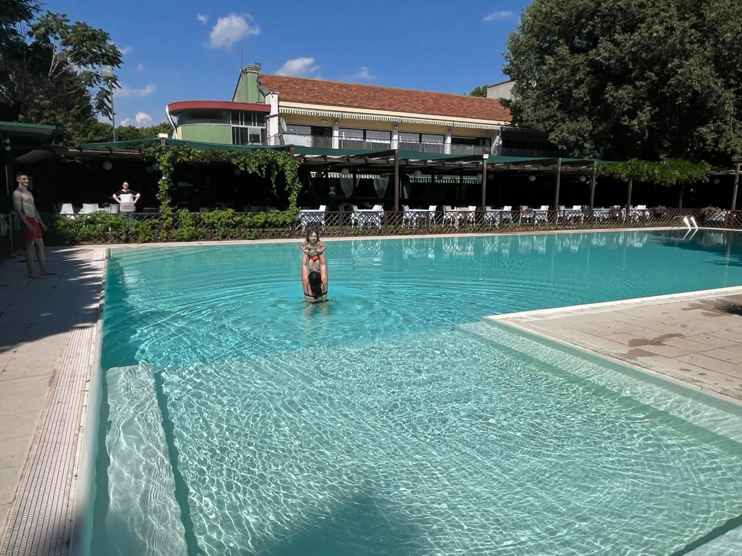 Swimming pool in Hotel Sporting Brugherio