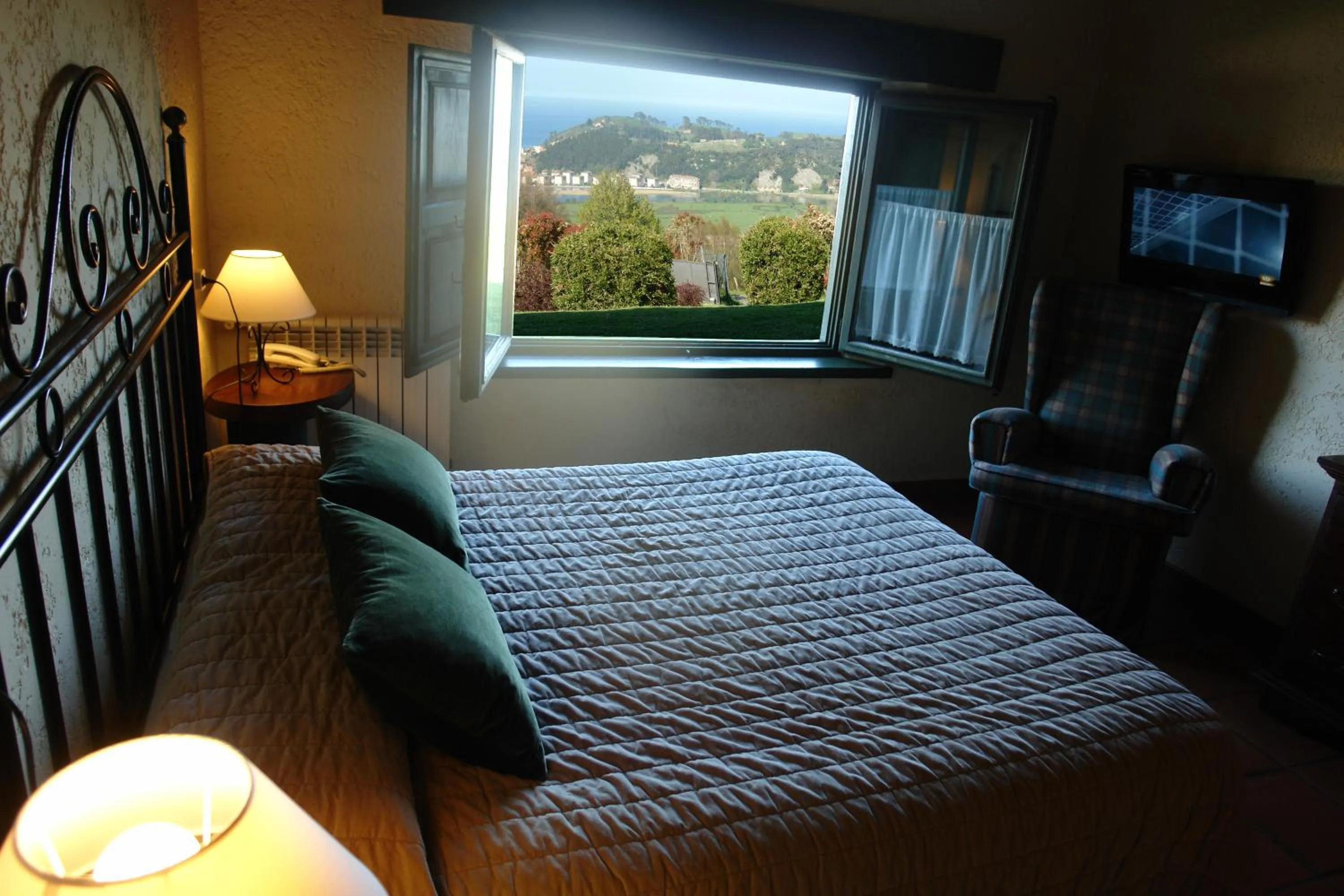 Photo of the whole room in Paraje del Asturcon - Adults only