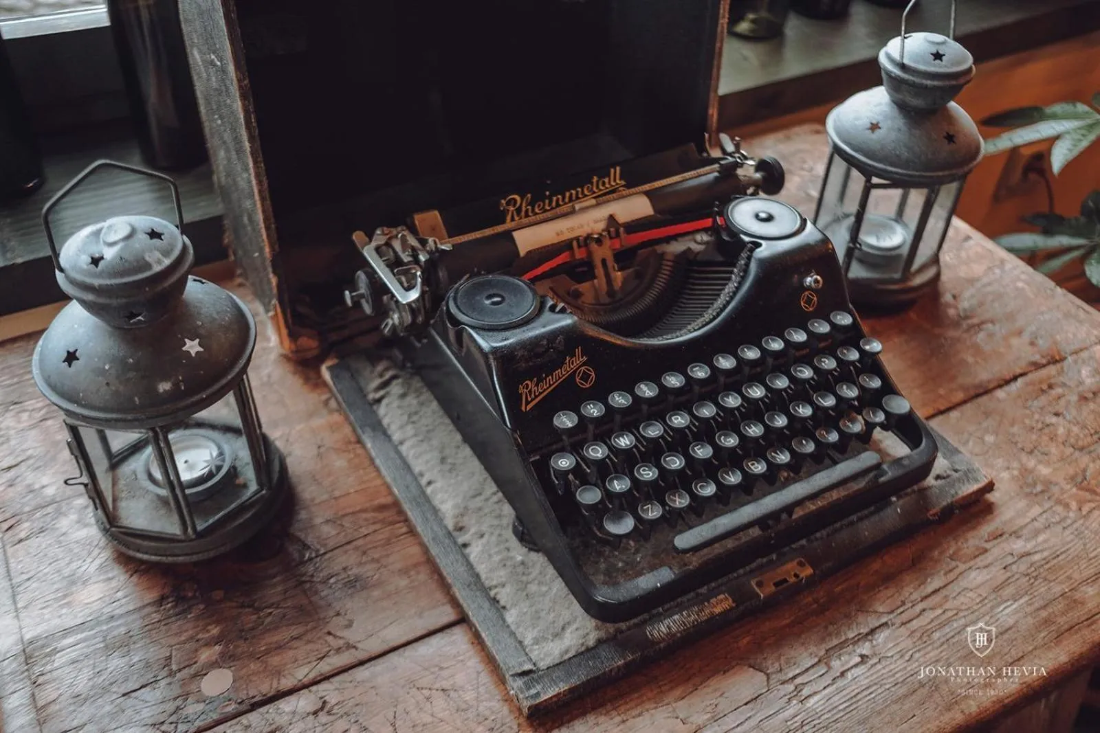 Decorative detail in Paraje del Asturcon - Adults only