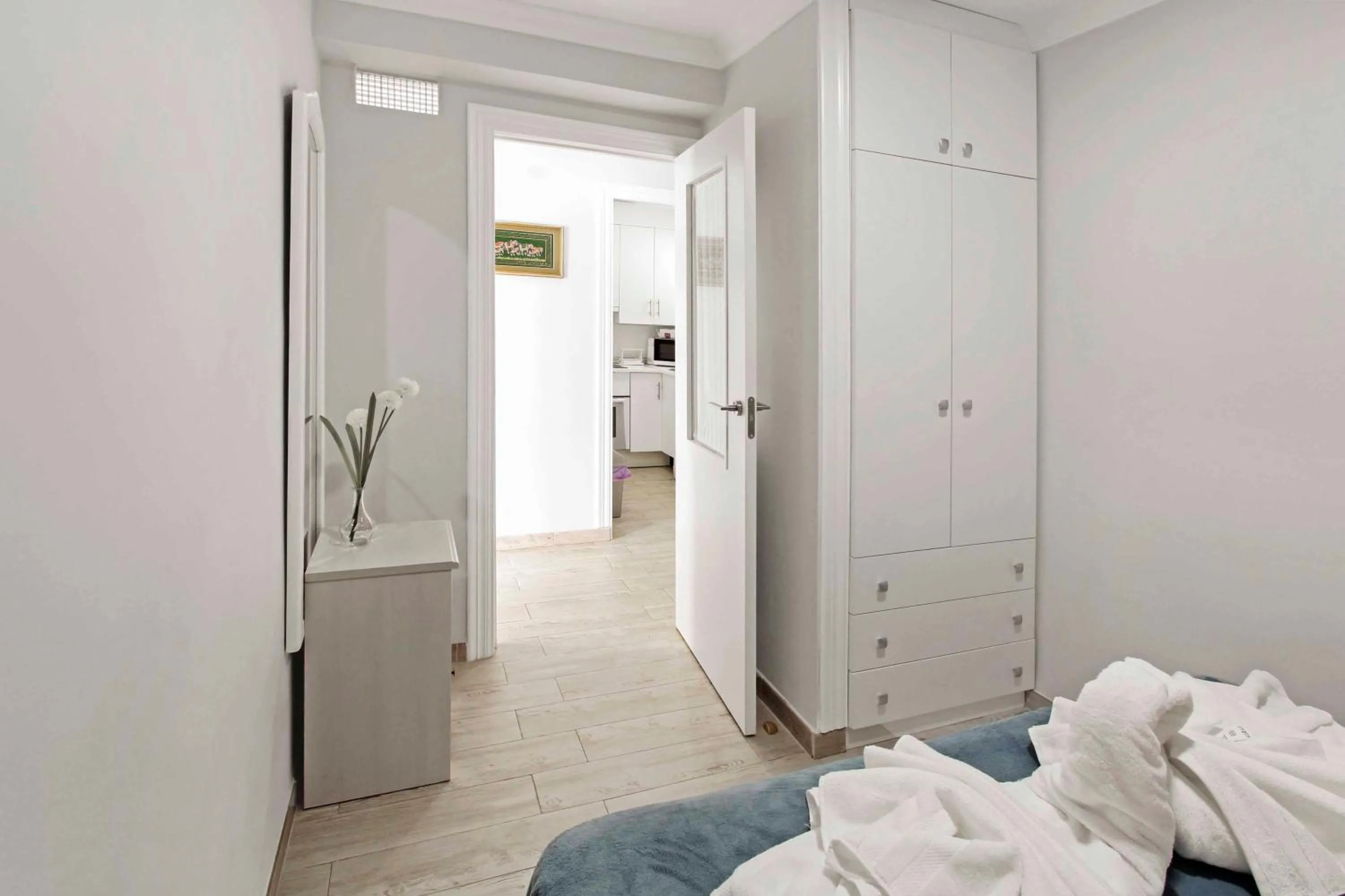 Bedroom, Bed in Charming Central Apt in Marbella