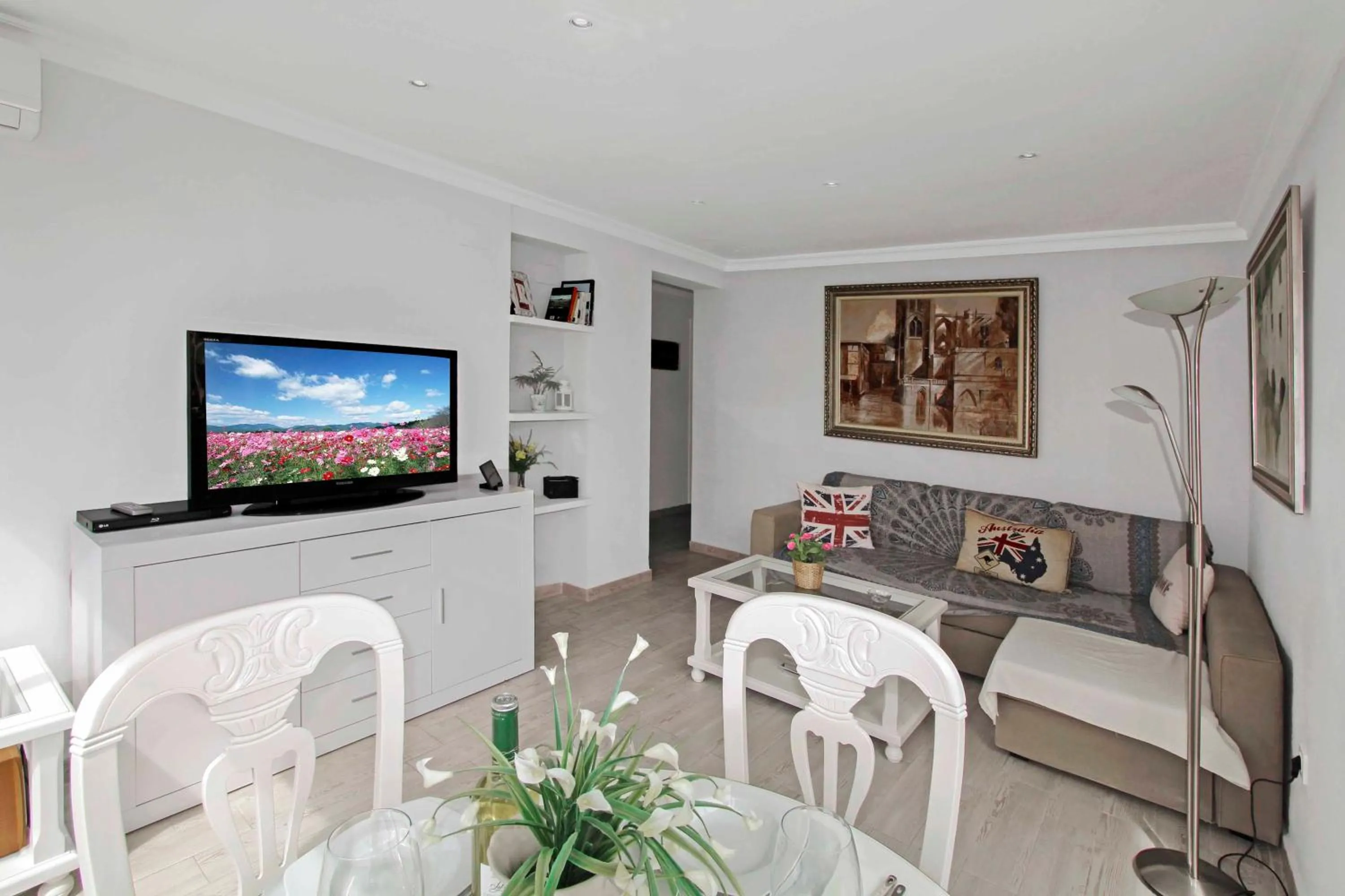 Living room in Charming Central Apt in Marbella