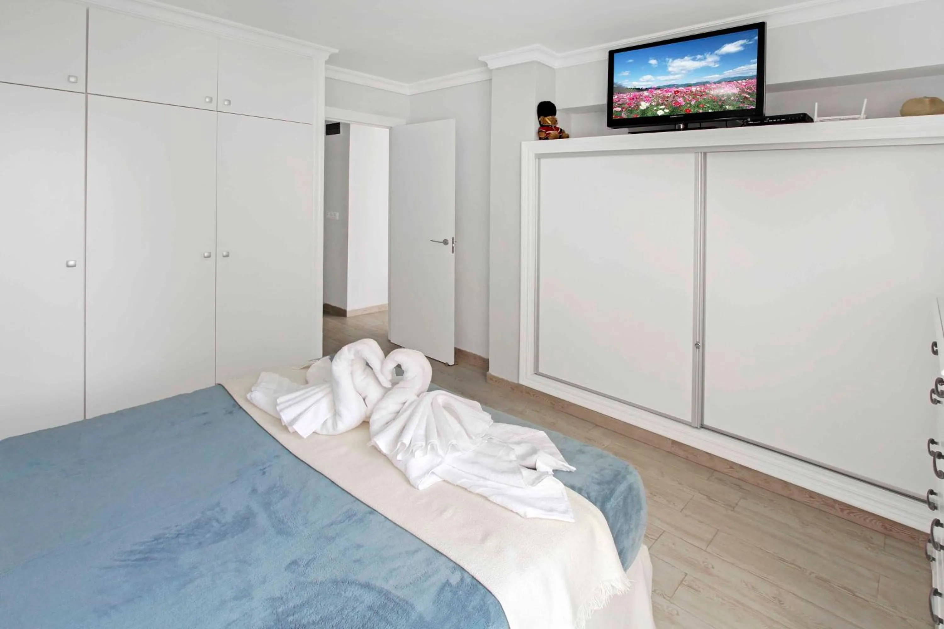 Photo of the whole room, Bed in Charming Central Apt in Marbella
