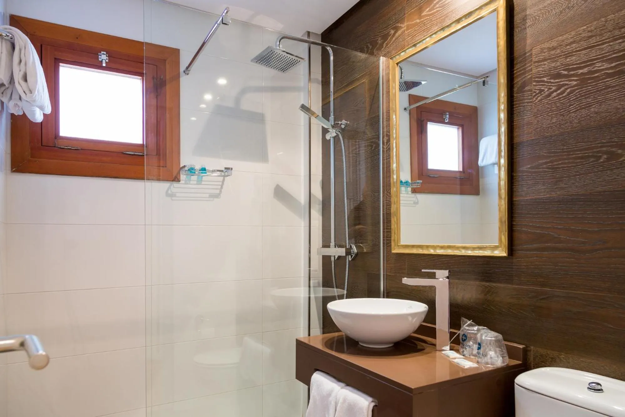 Bathroom in Hotel Los Arces