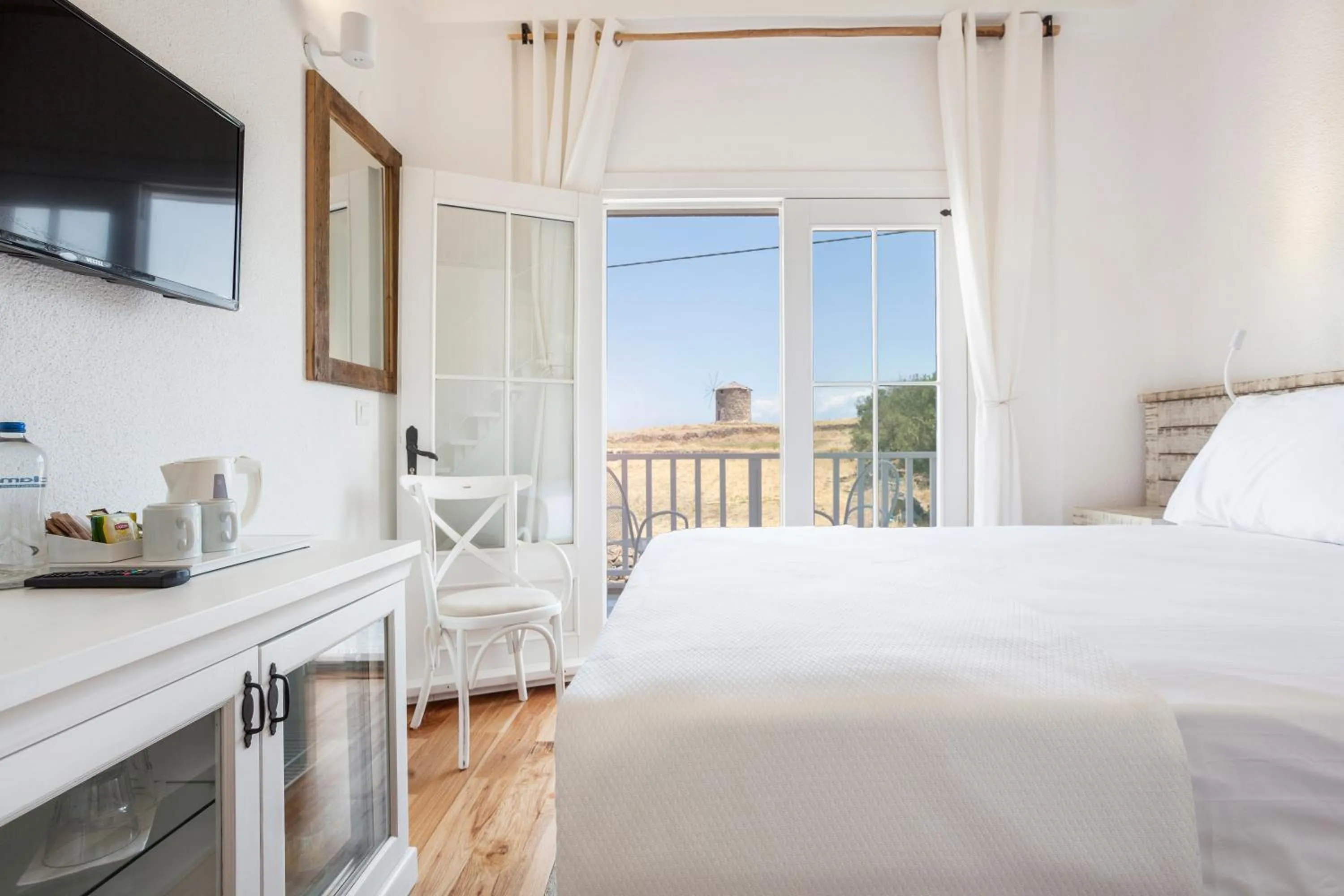 Cunda Pur Beyaz Hotel