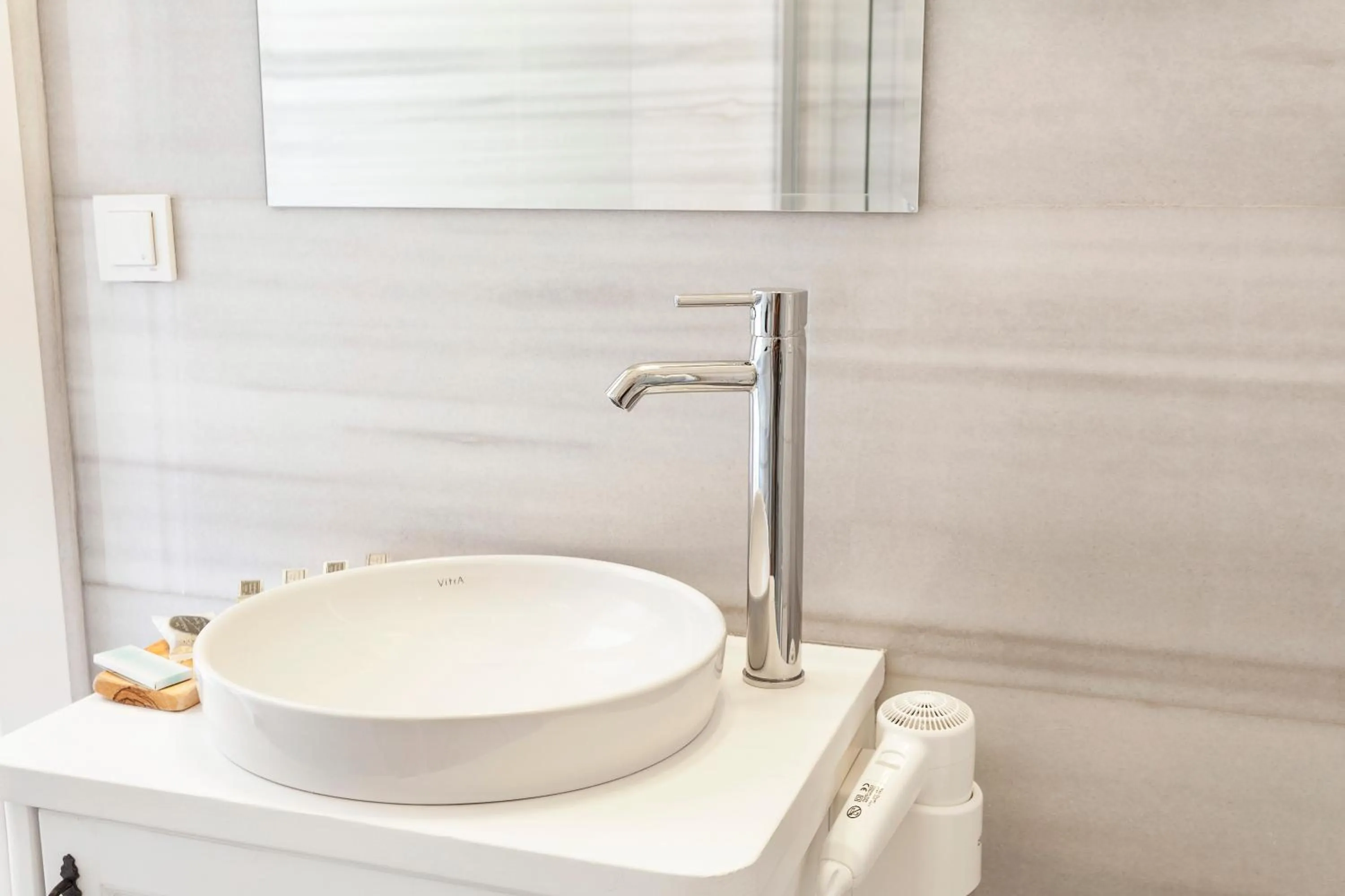 Cunda Pur Beyaz Hotel