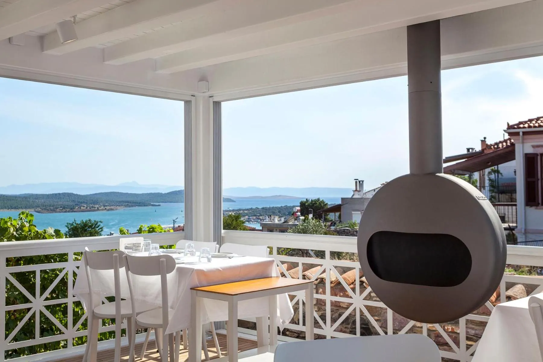 Restaurant/places to eat in Cunda Pur Beyaz Hotel