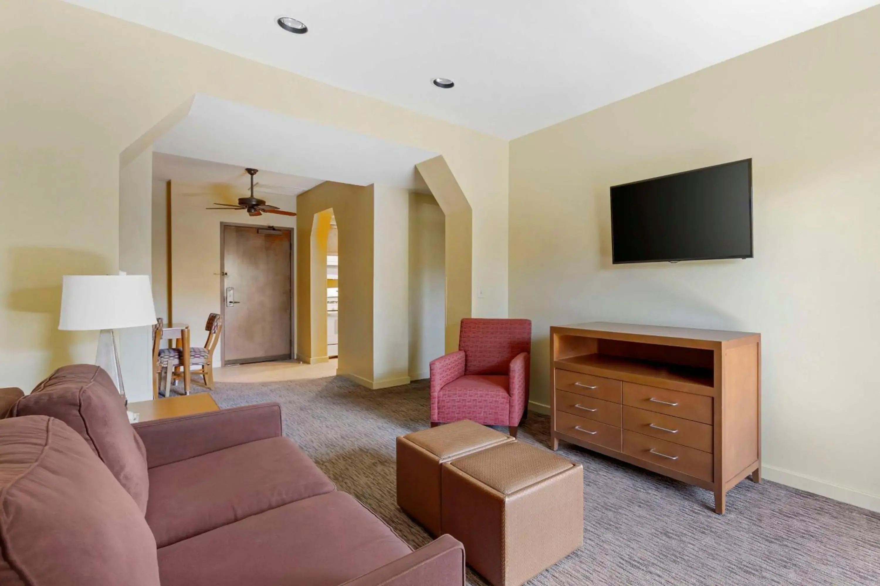 Two-Bedroom Suite with Accessible Tub in Hilton Vacation Club Cancun Resort Las Vegas Two-Bedroom Suite with Accessible Tub in Hilton Vacation Club Cancun Resort Las Vegas