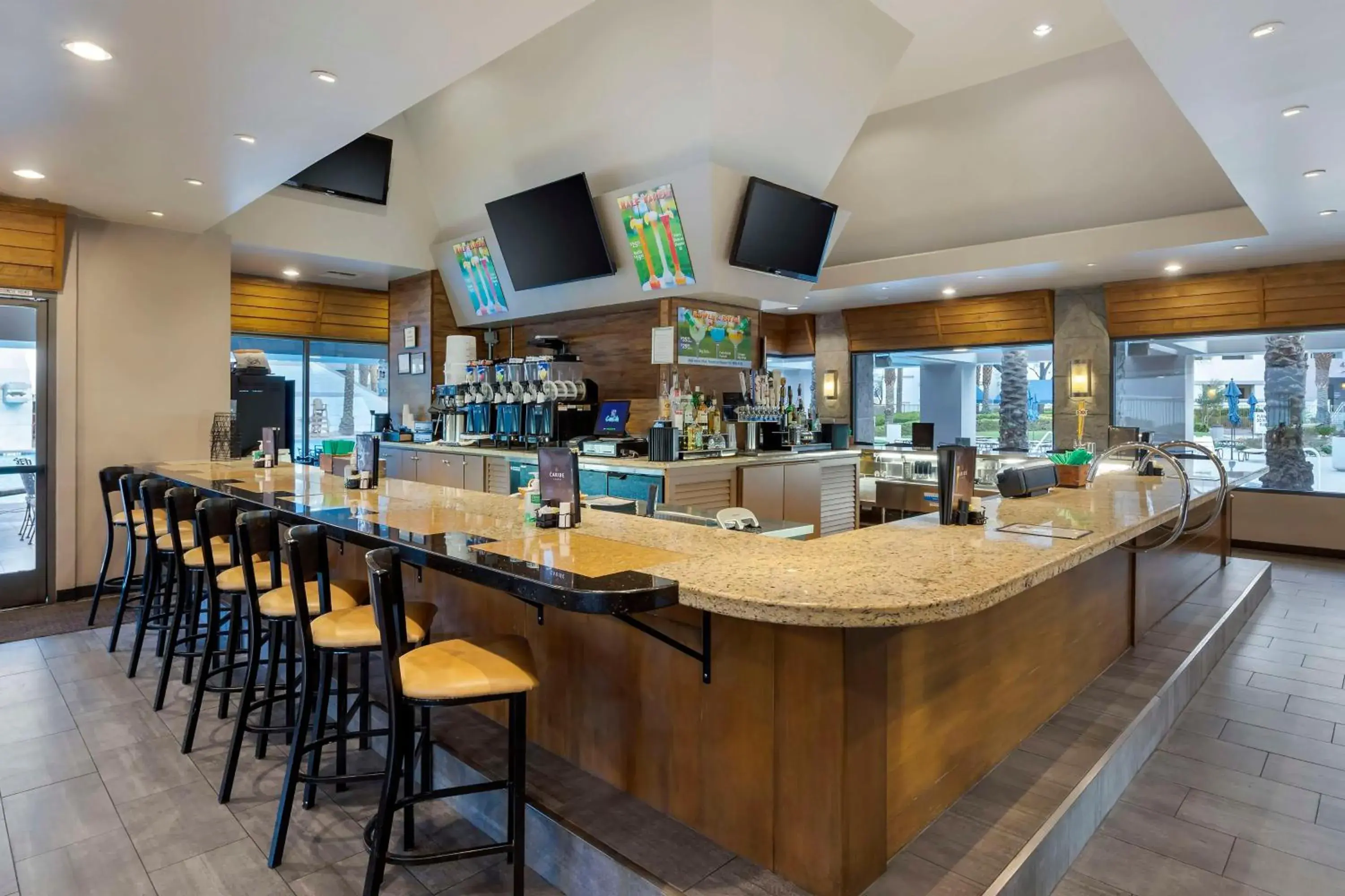 Lounge or bar in Hilton Vacation Club Cancun Resort Las Vegas Lounge or bar in Hilton Vacation Club Cancun Resort Las Vegas