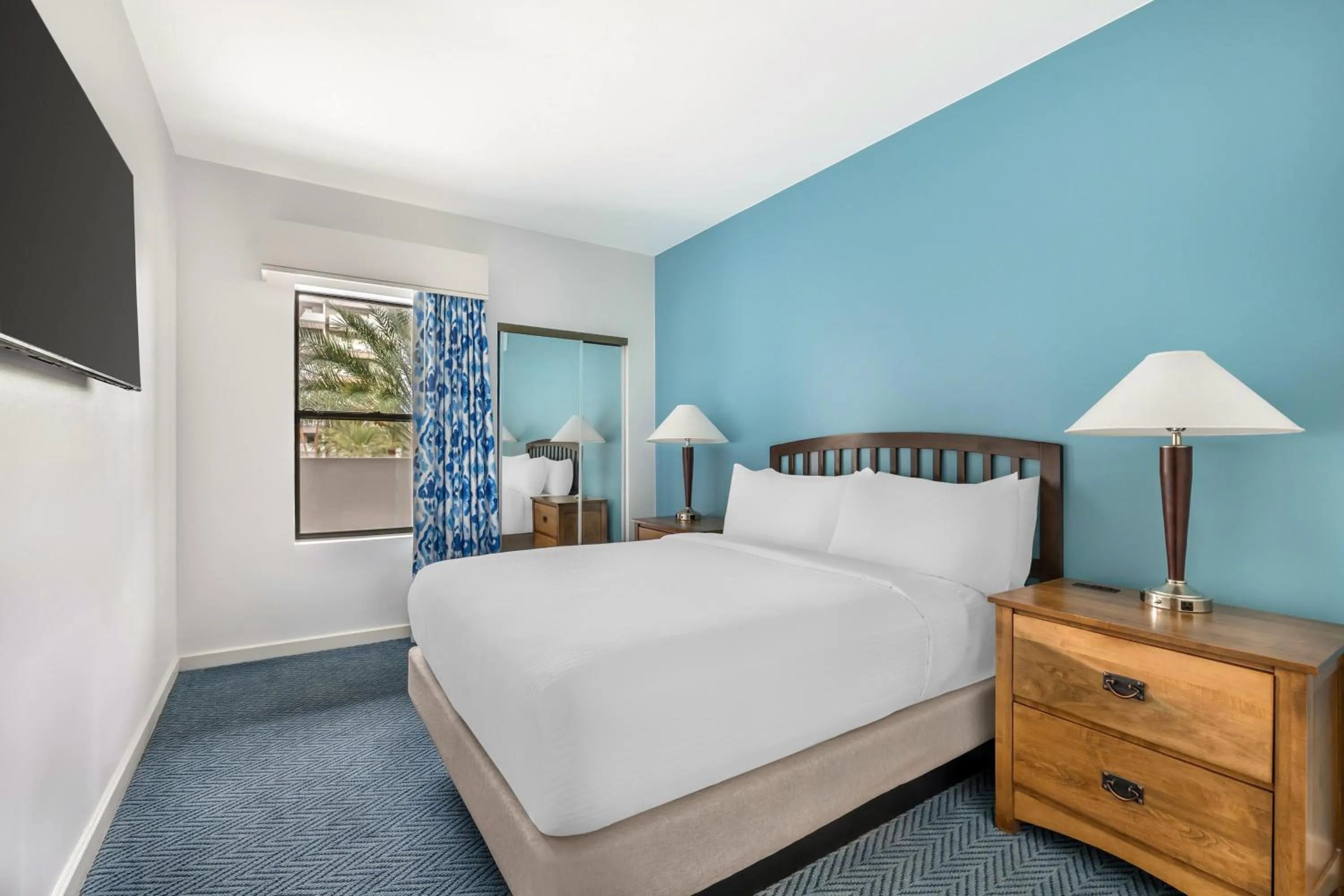 Bed in Hilton Vacation Club Cancun Resort Las Vegas