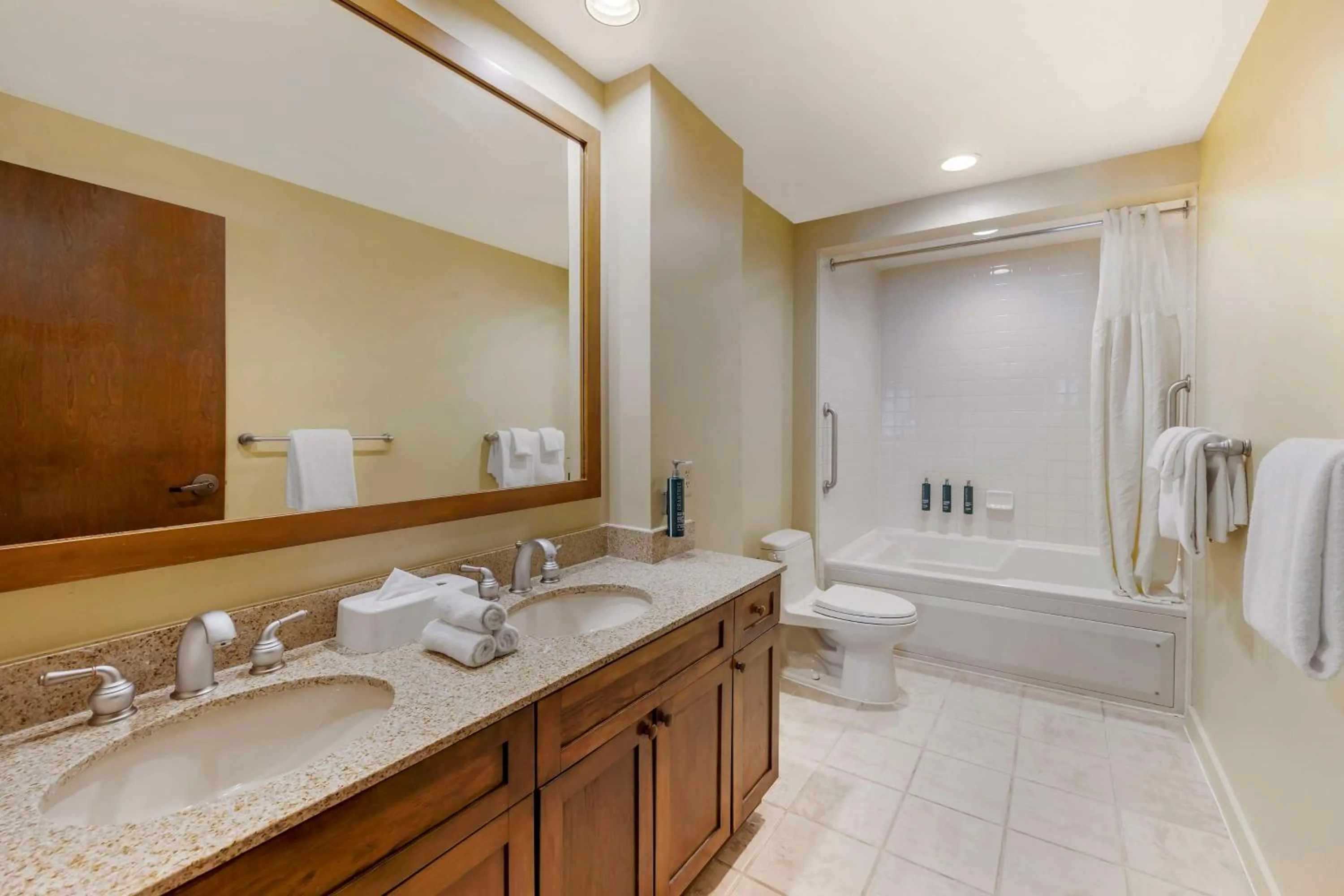 Bathroom in Hilton Vacation Club Cancun Resort Las Vegas