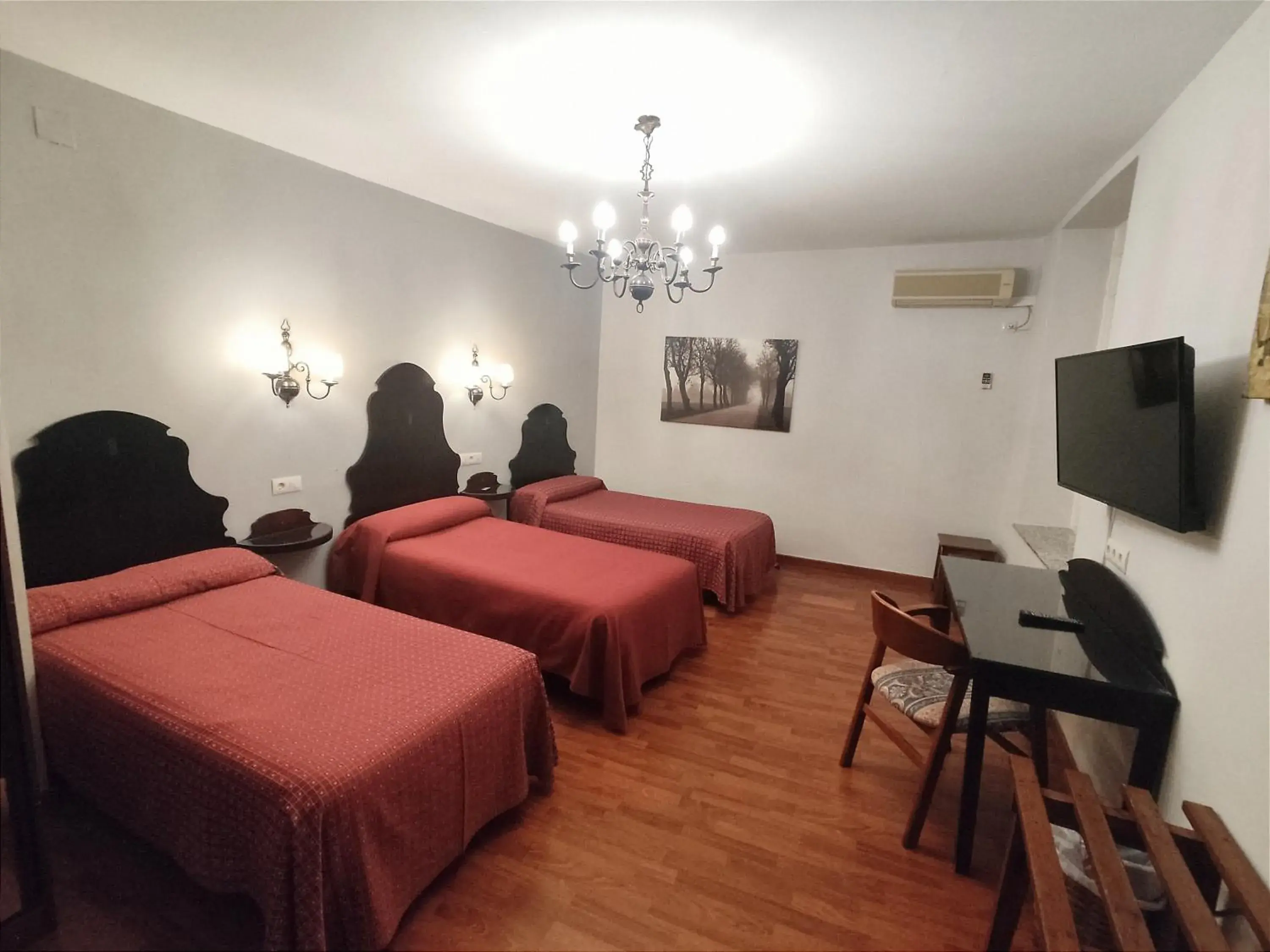 Triple Room in Hotel Iberia Plaza Mayor Triple Room in Hotel Iberia Plaza Mayor