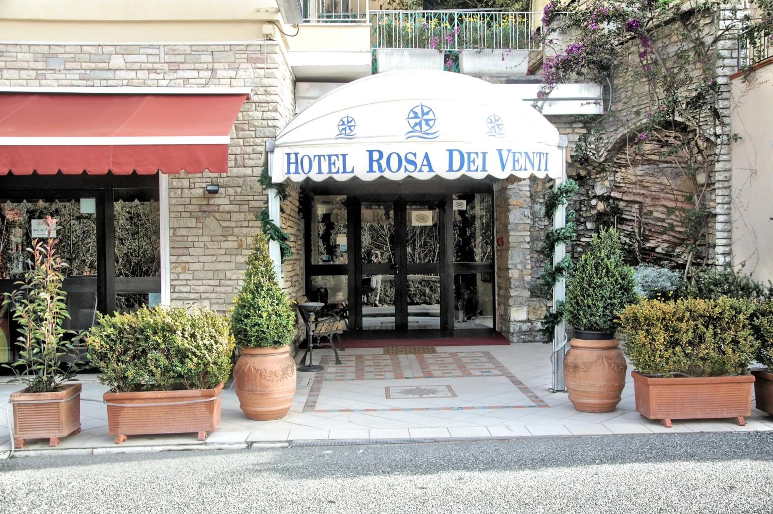 Facade/entrance in Hotel Rosa Dei Venti