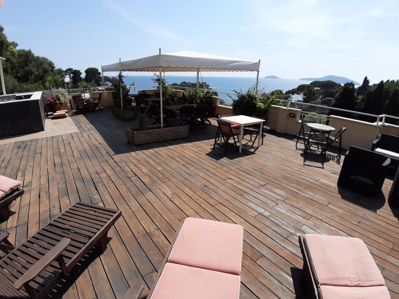 Summer in Hotel Rosa Dei Venti