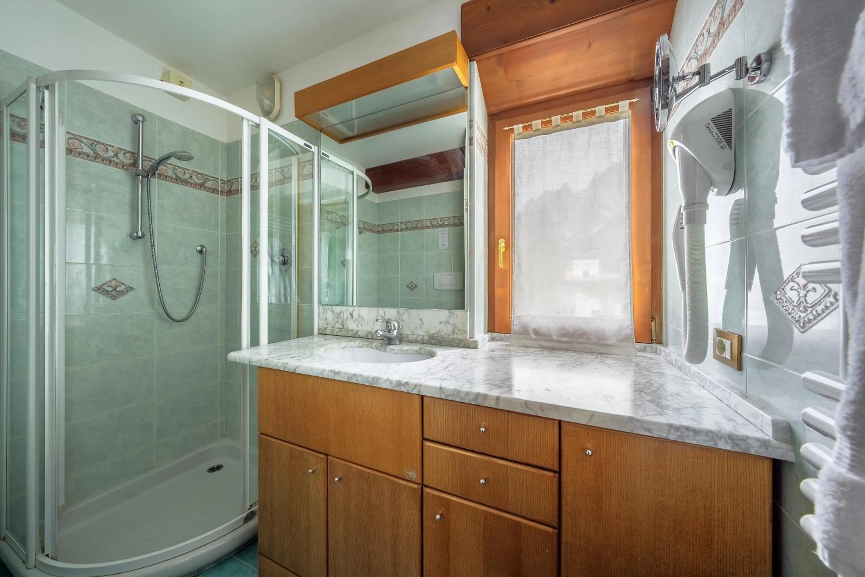 Shower in Barisetti Sport Hotel