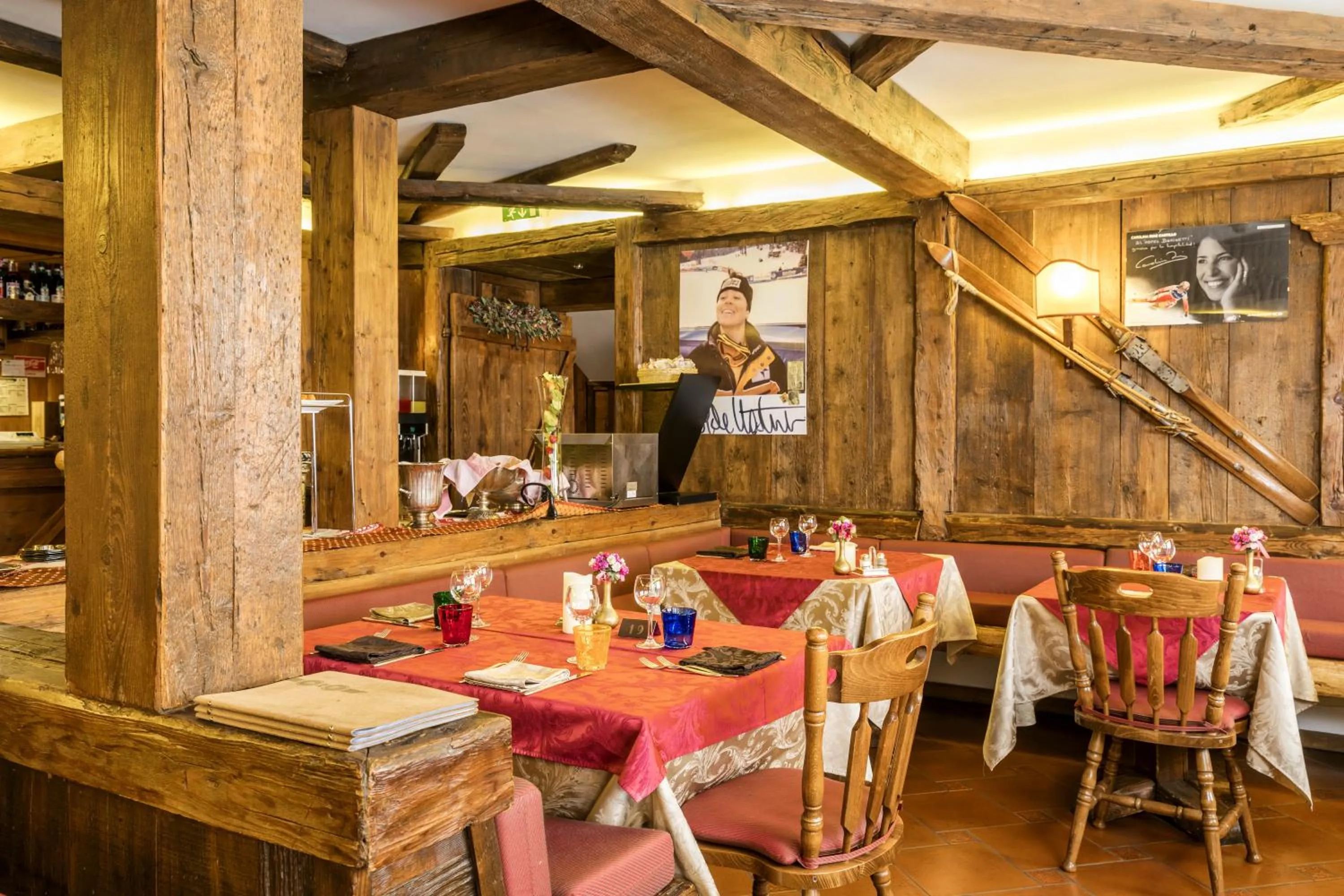 Restaurant/places to eat in Barisetti Sport Hotel