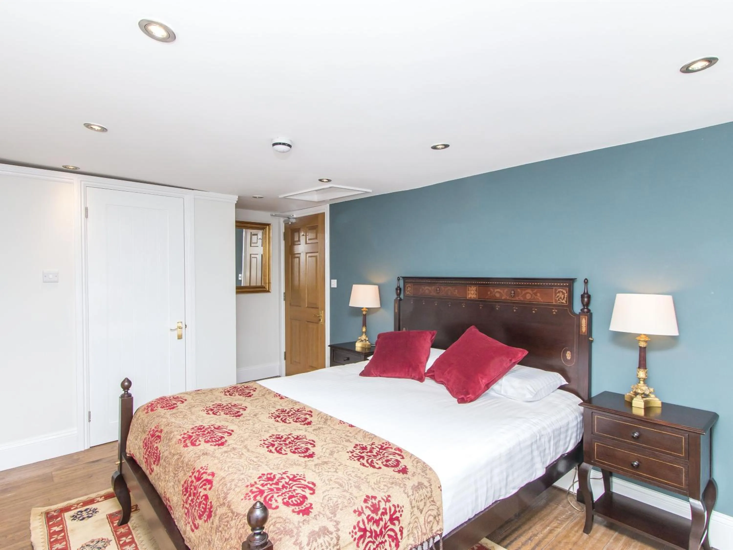 Bedroom, Bed in 3 Berkeley Square Guesthouse