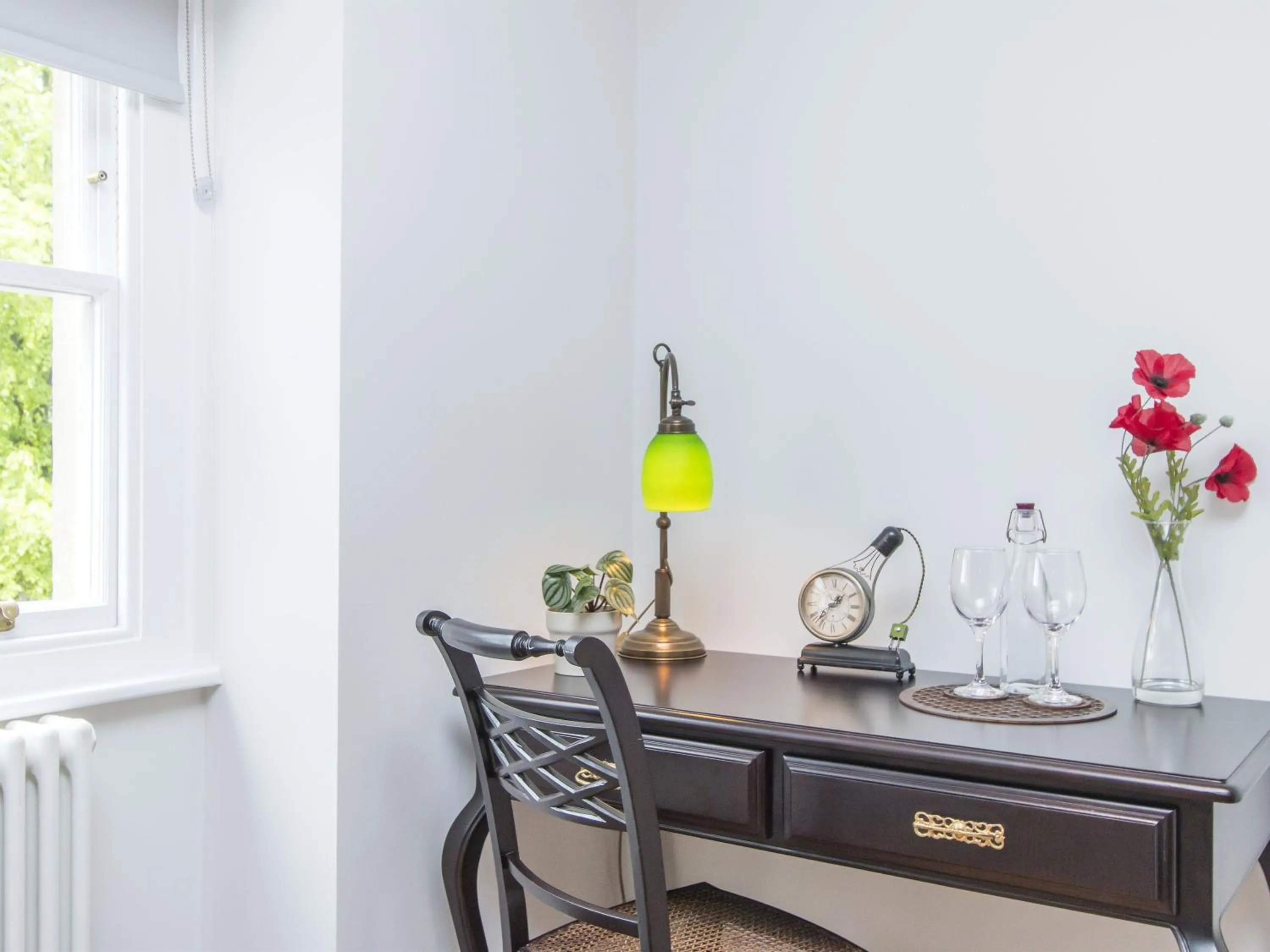 Bedroom in 3 Berkeley Square Guesthouse