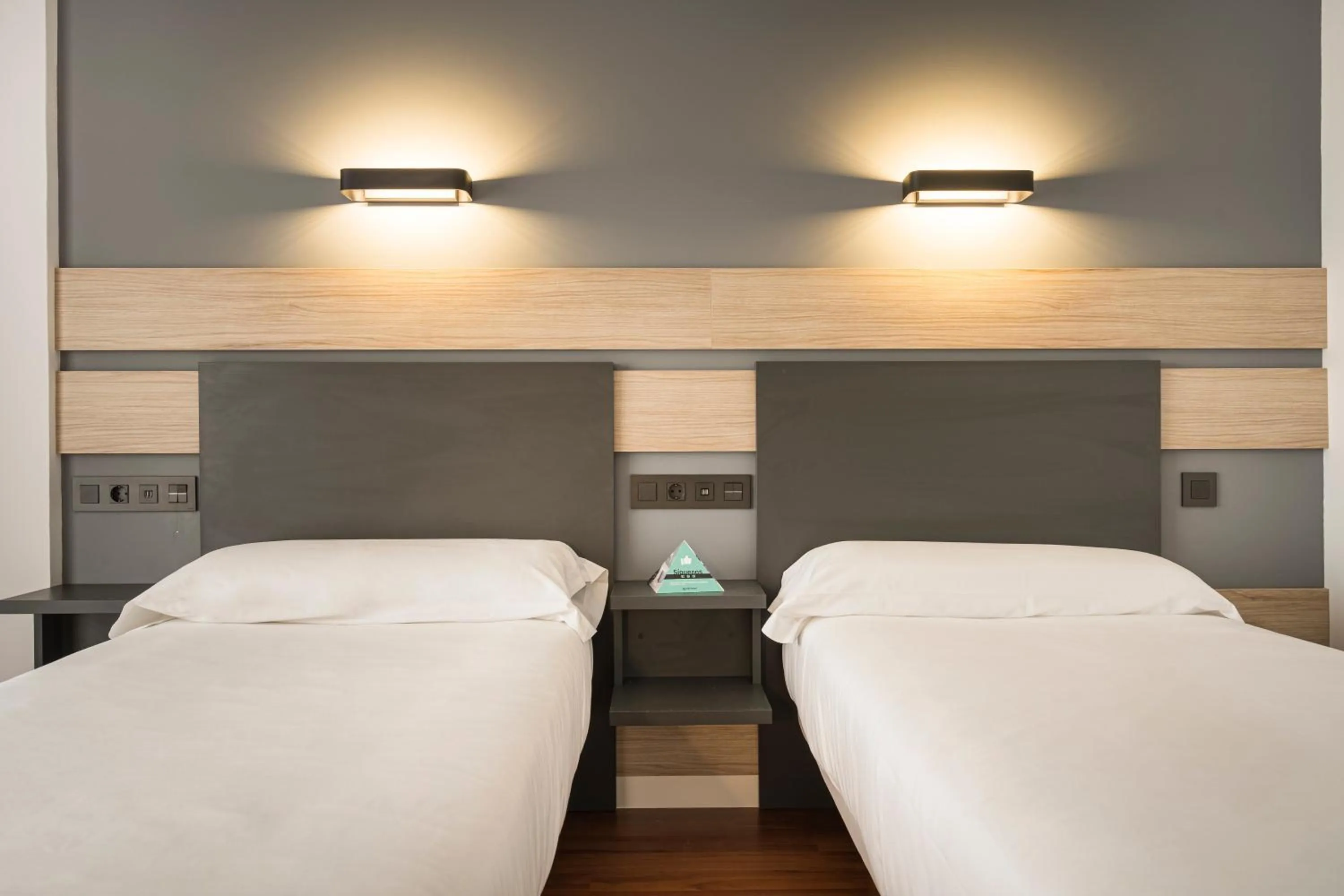 Bedroom, Bed in Hotel Alda Centro Gijón