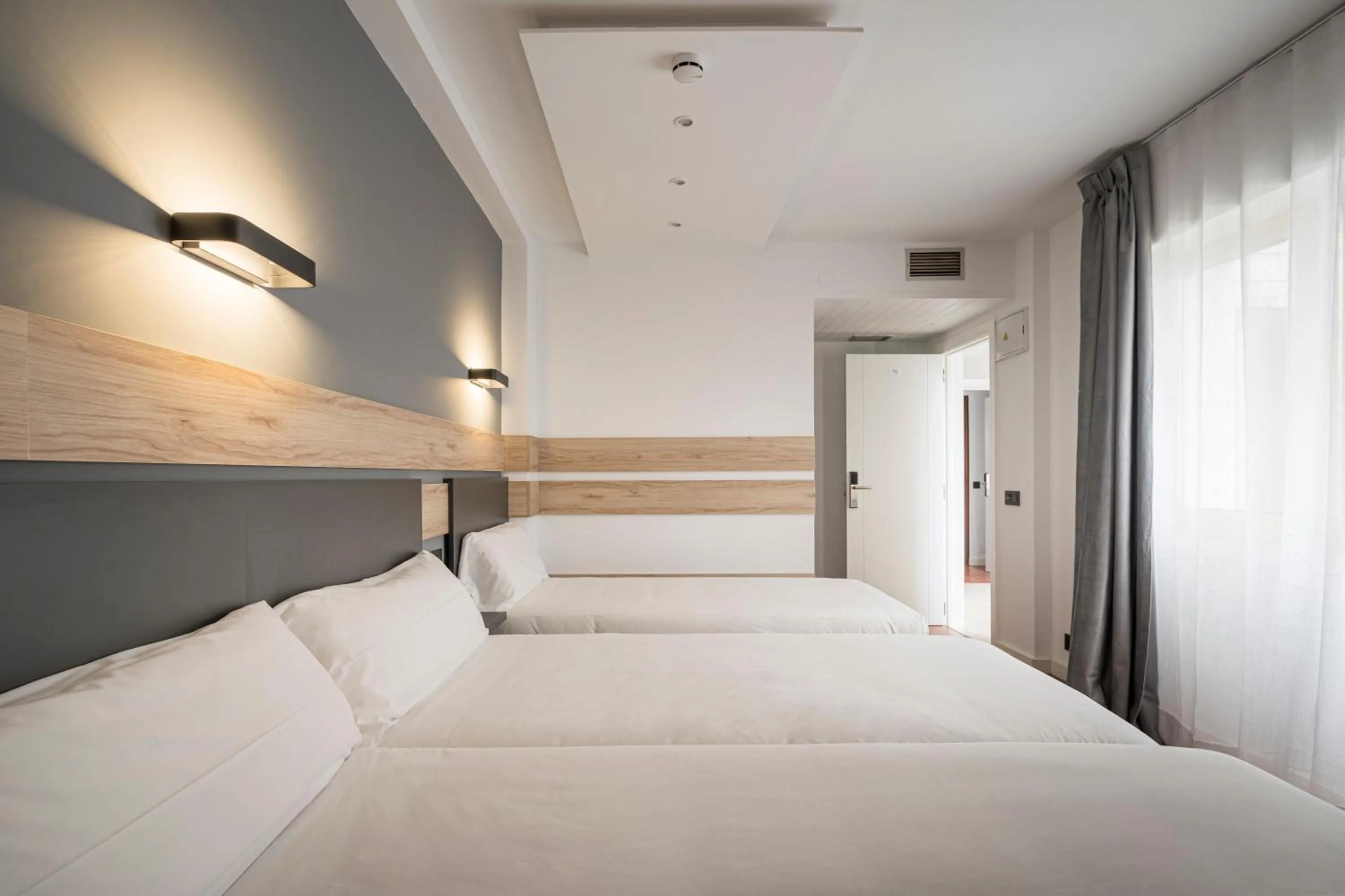 Bed in Hotel Alda Centro Gijón