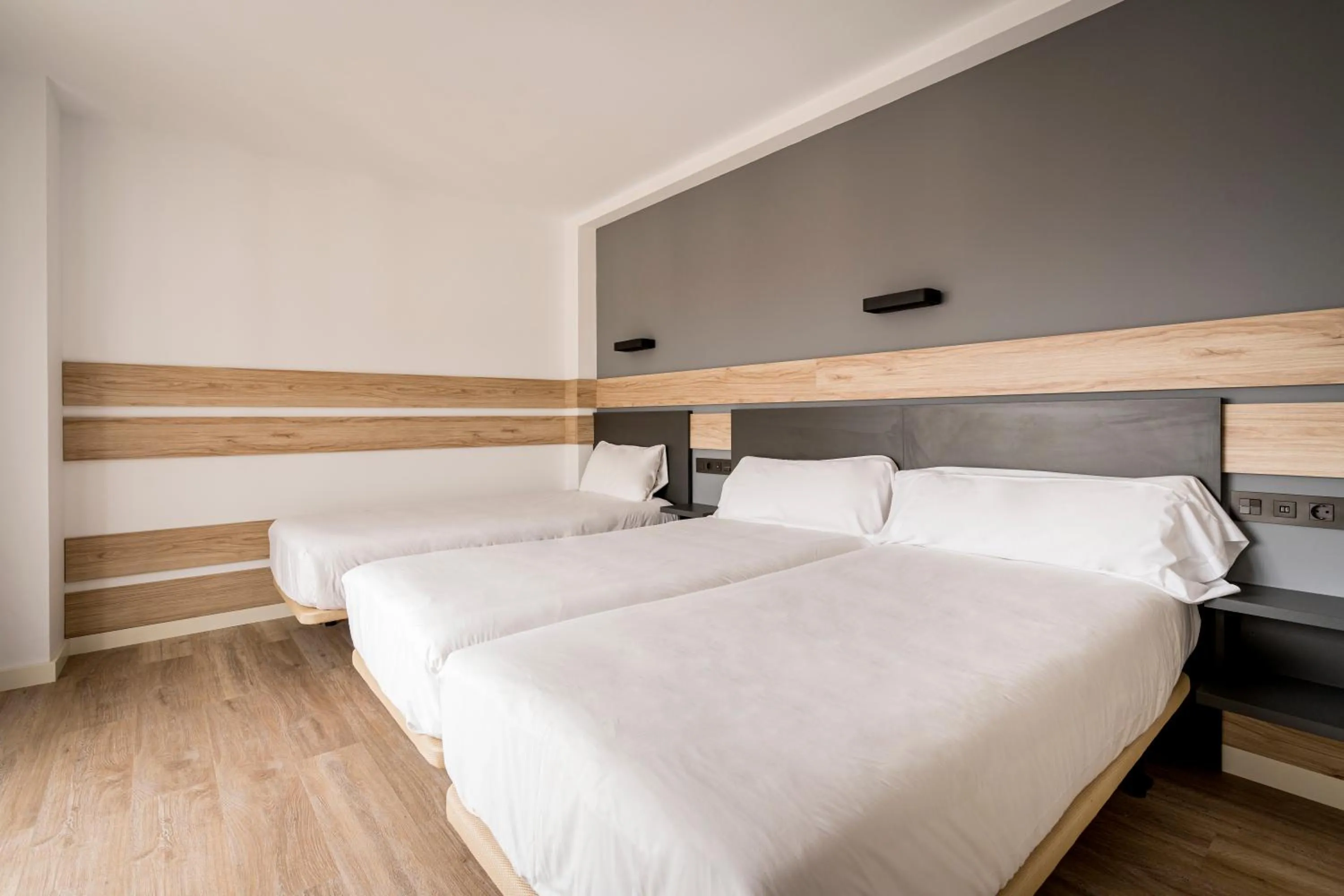 Bed in Hotel Alda Centro Gijón