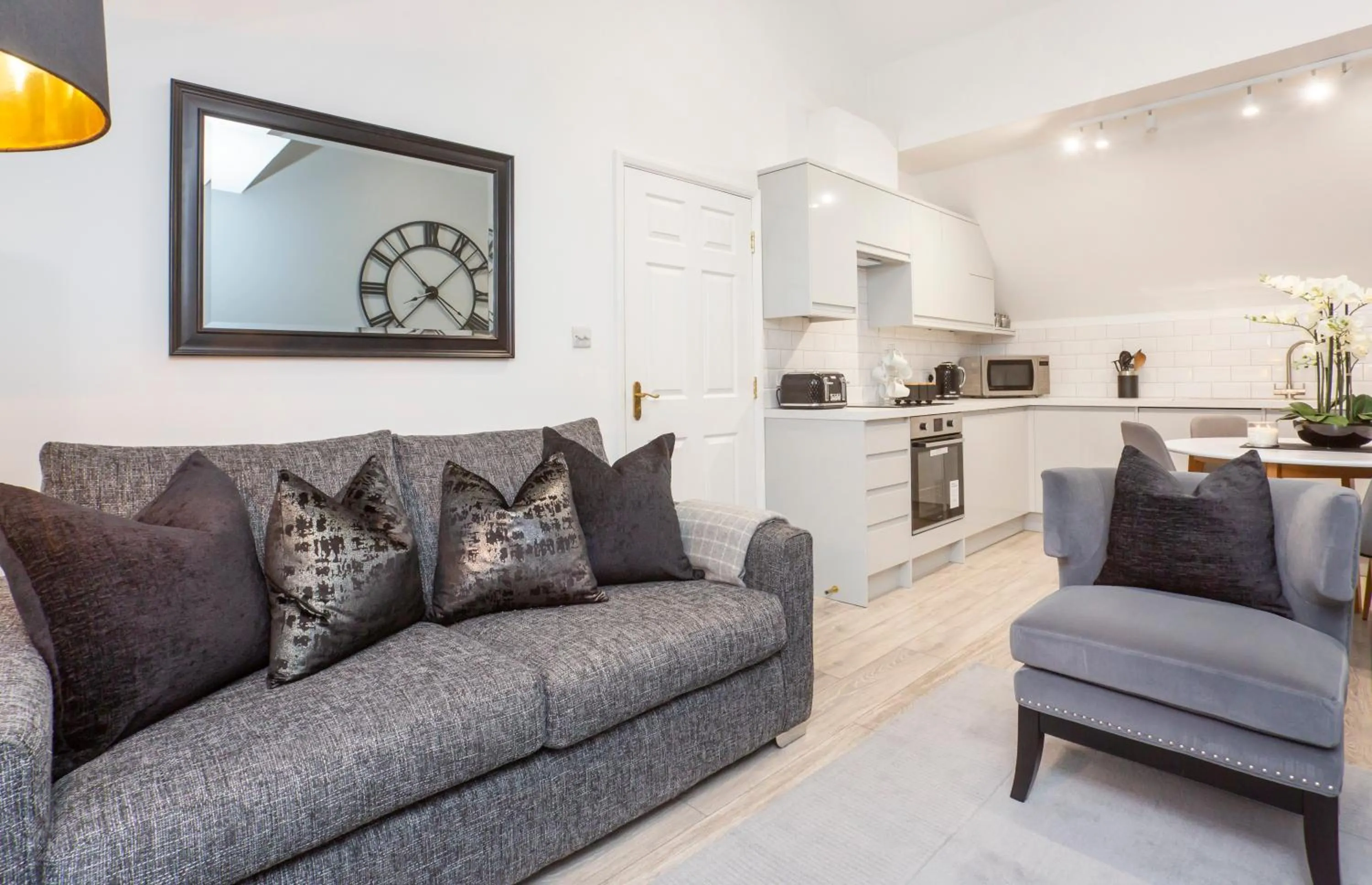 Minster's Reach Apartments -Stylish City-Centre Retreat's