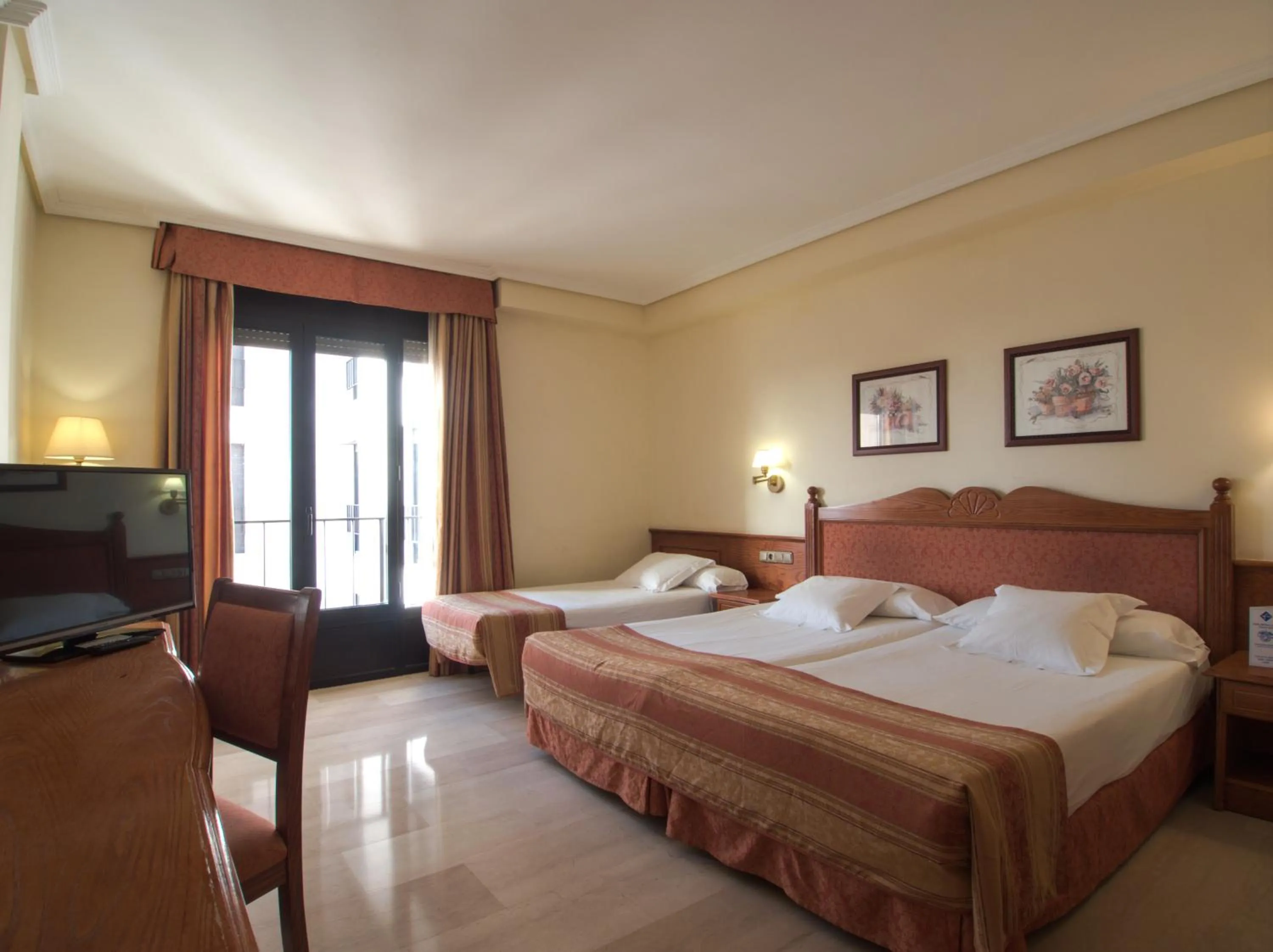 Photo of the whole room, Bed in Hotel Zentral Center - Adults only