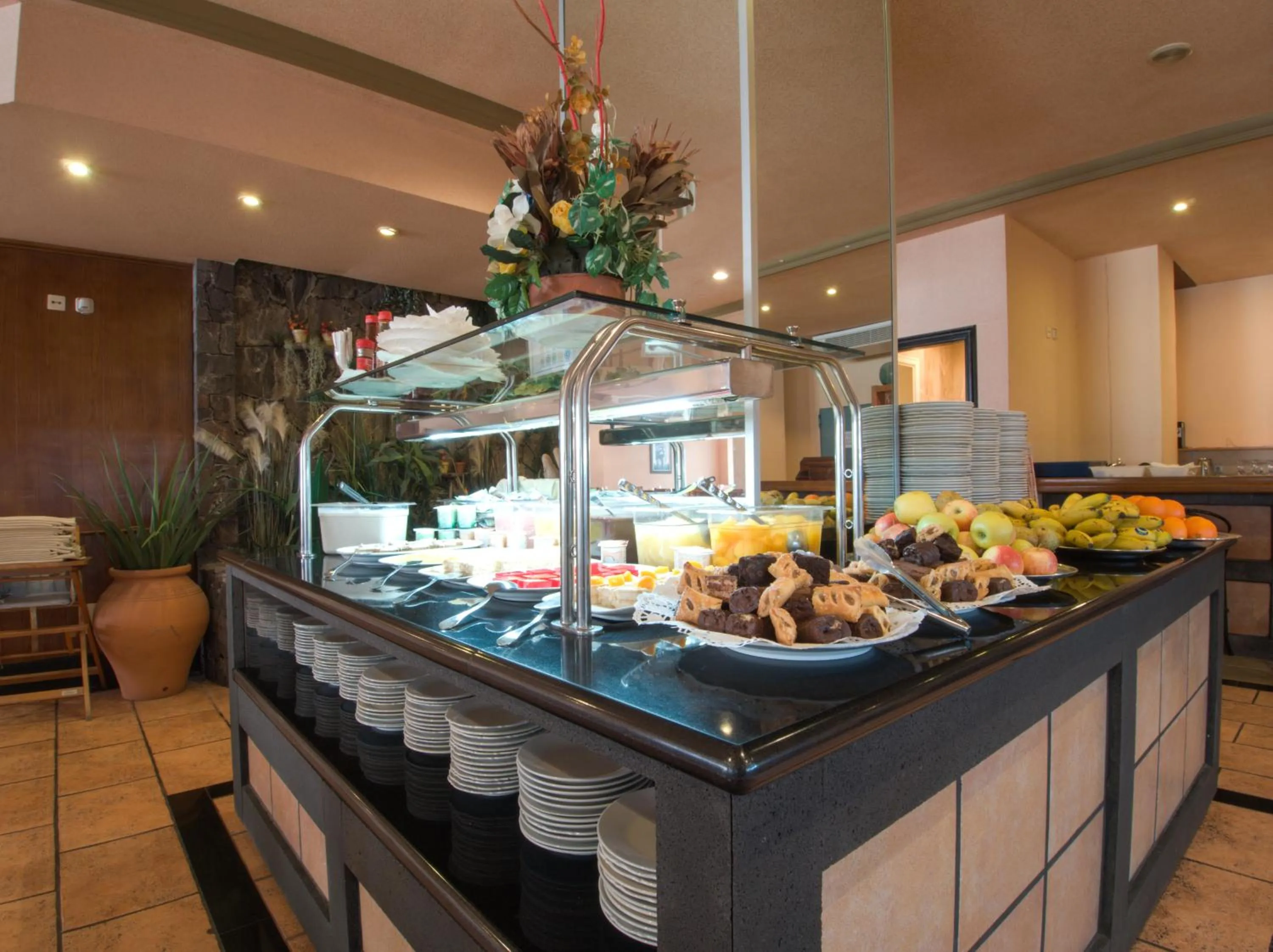 Food and drinks in Hotel Zentral Center - Adults only