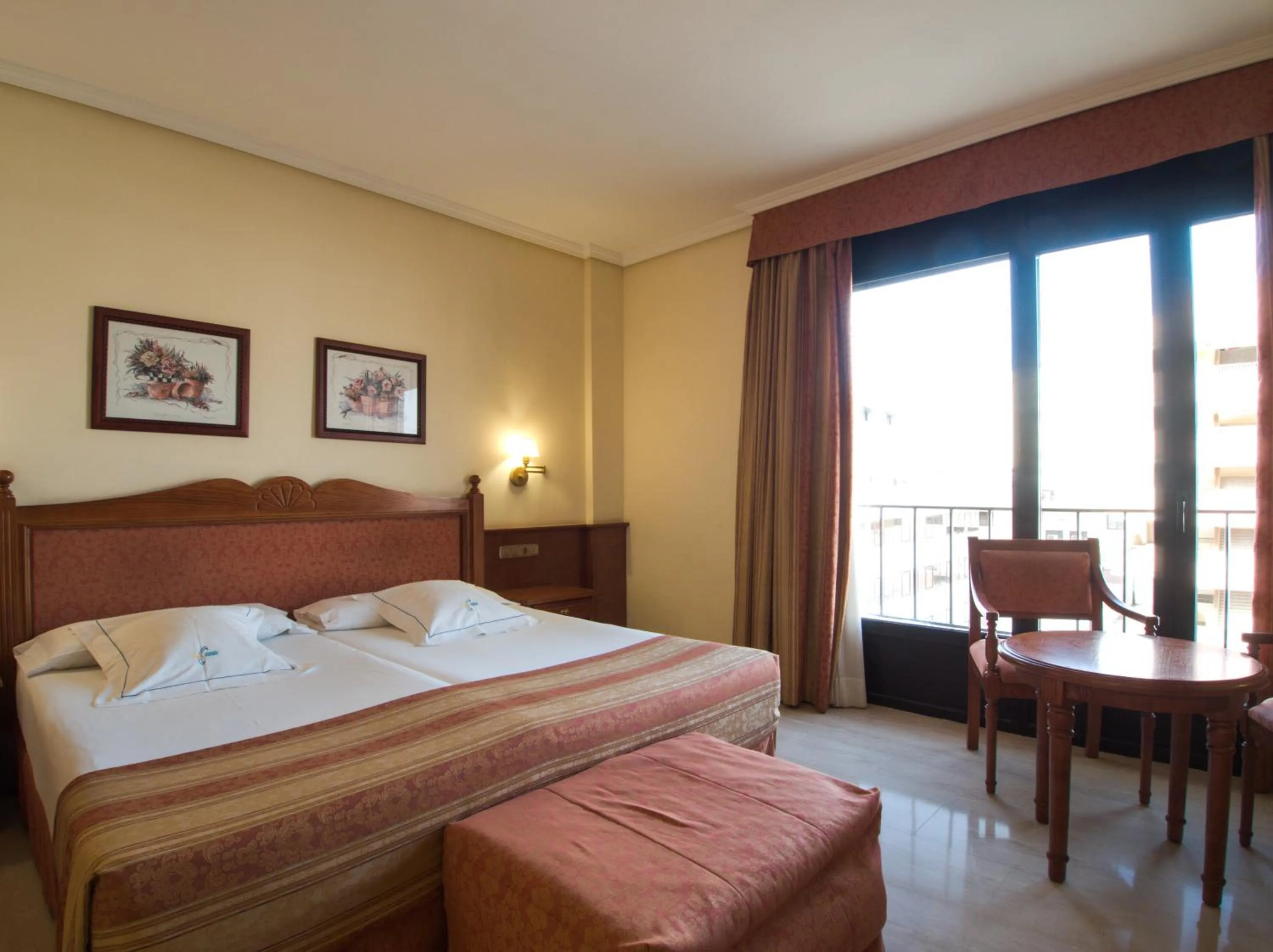 Photo of the whole room, Bed in Hotel Zentral Center - Adults only