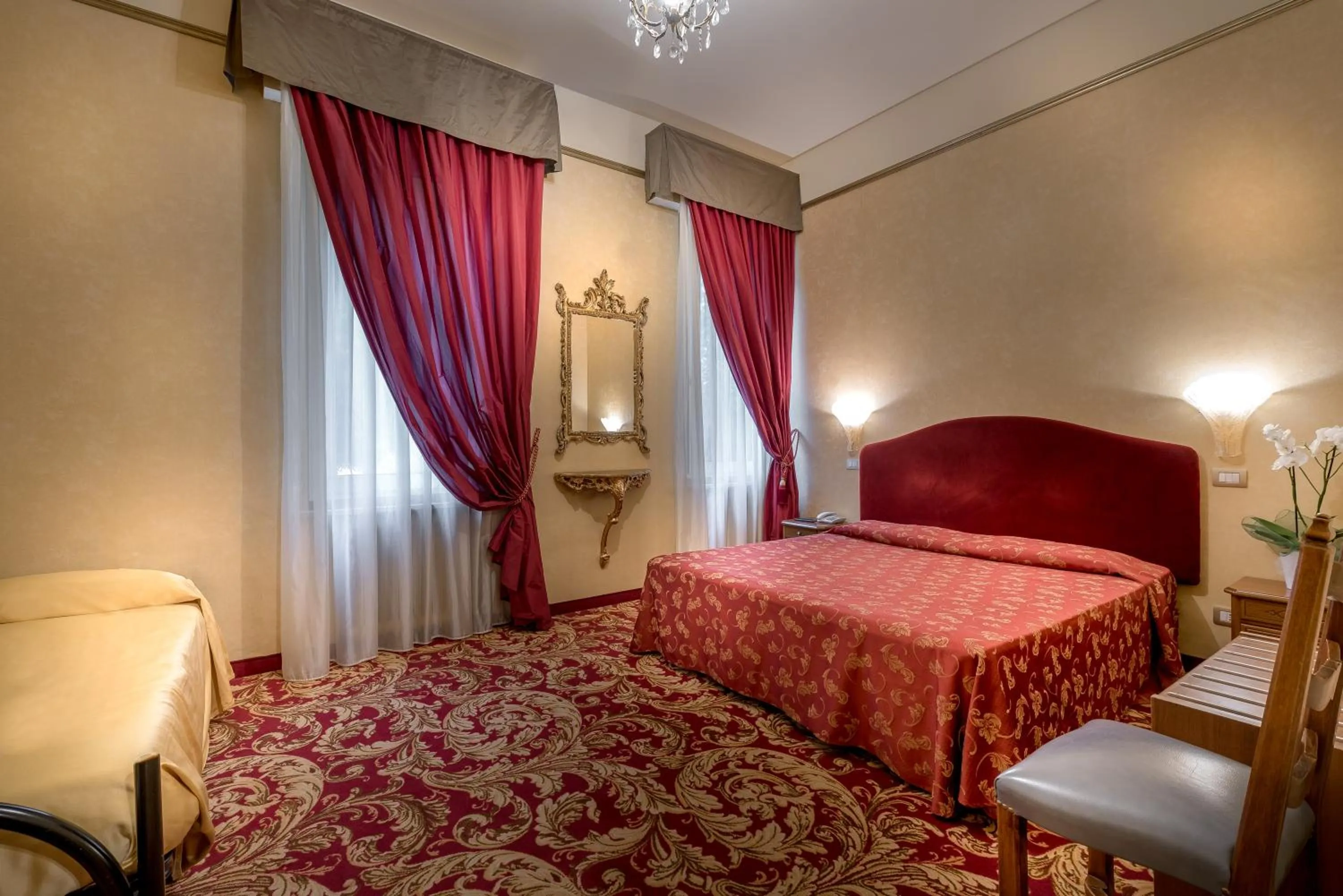 Photo of the whole room, Bed in Hotel San Marco Sestola