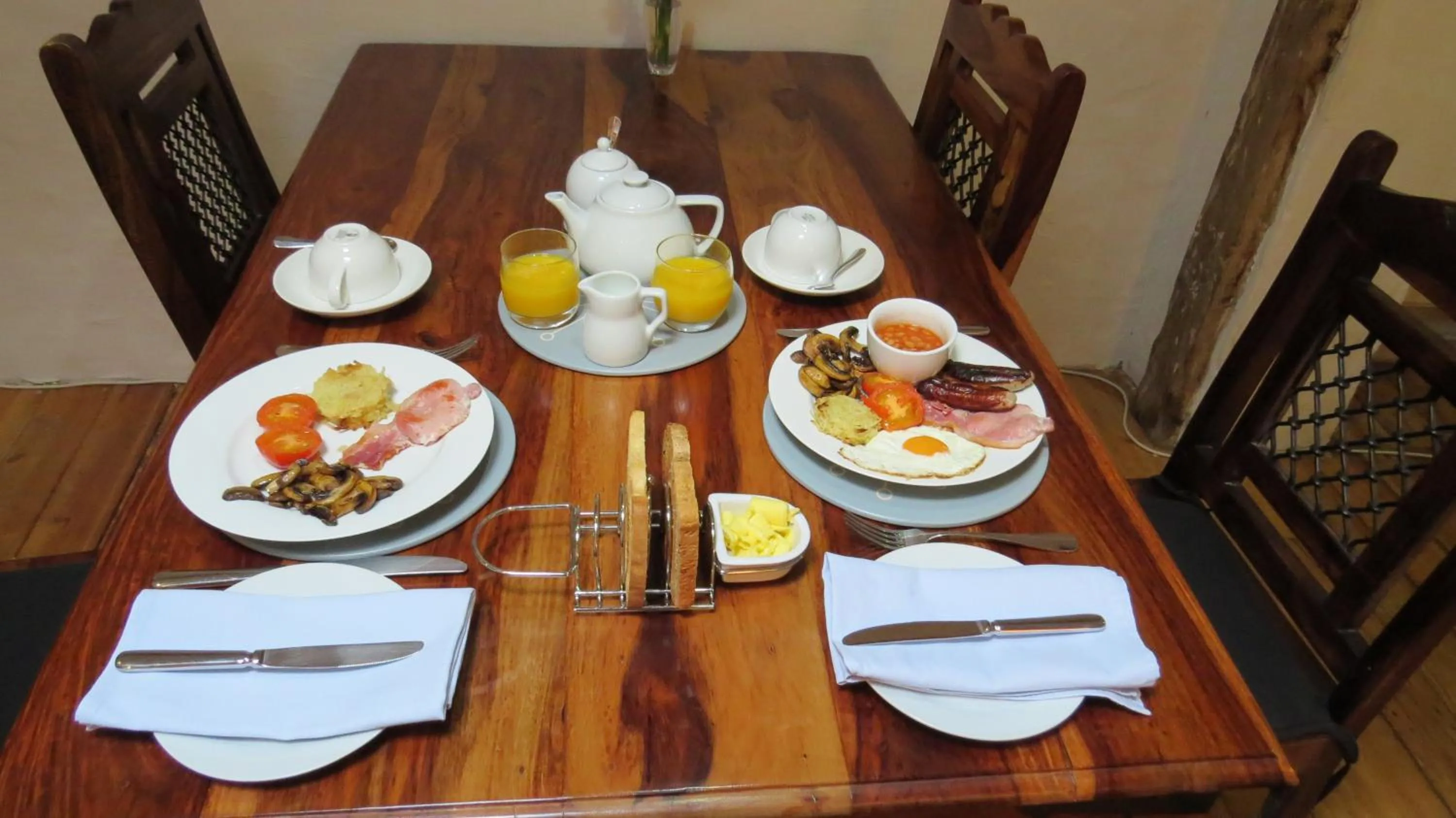 Breakfast in The Boat House Bed and Breakfast