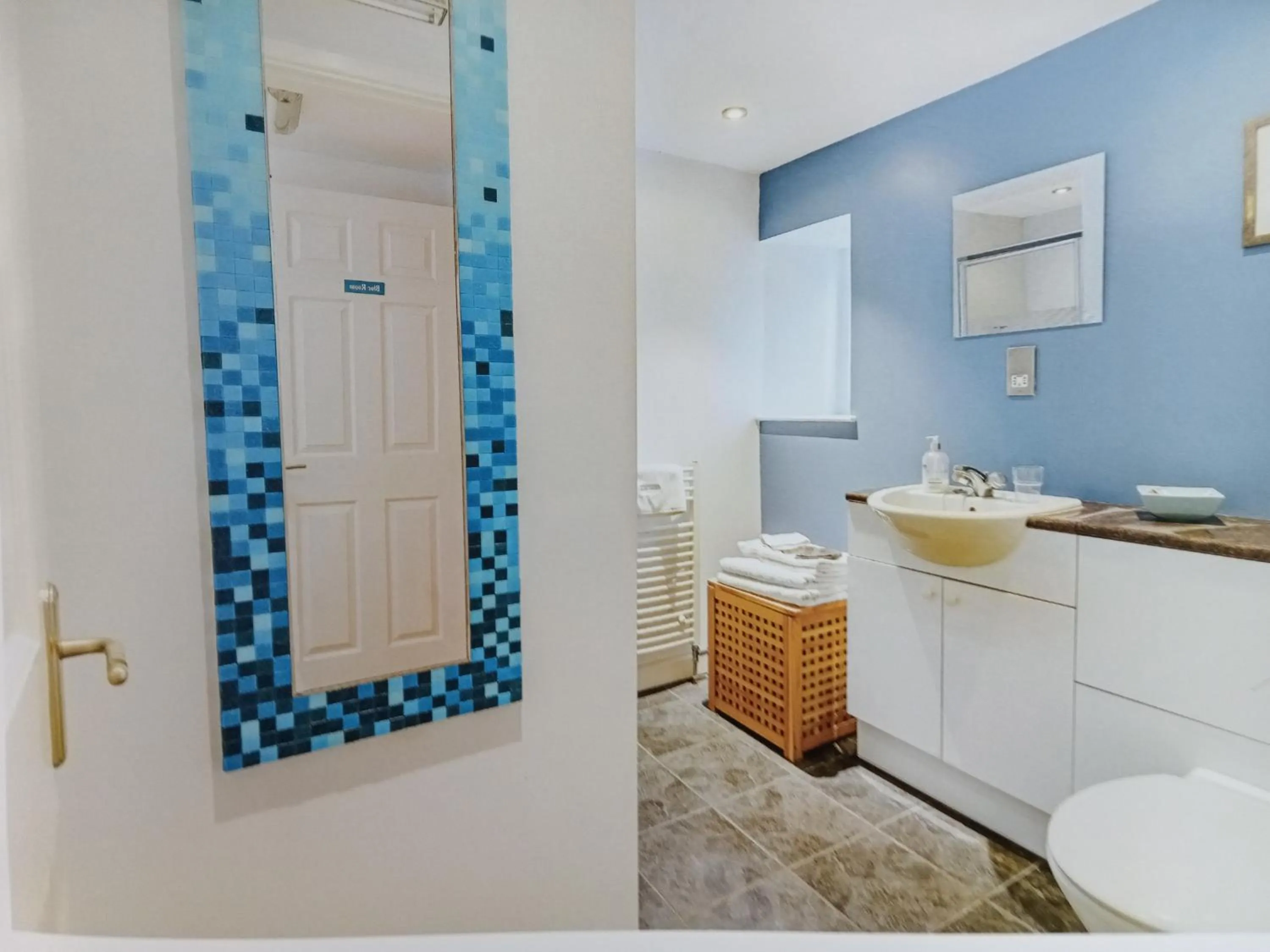 Bathroom in The Boat House Bed and Breakfast