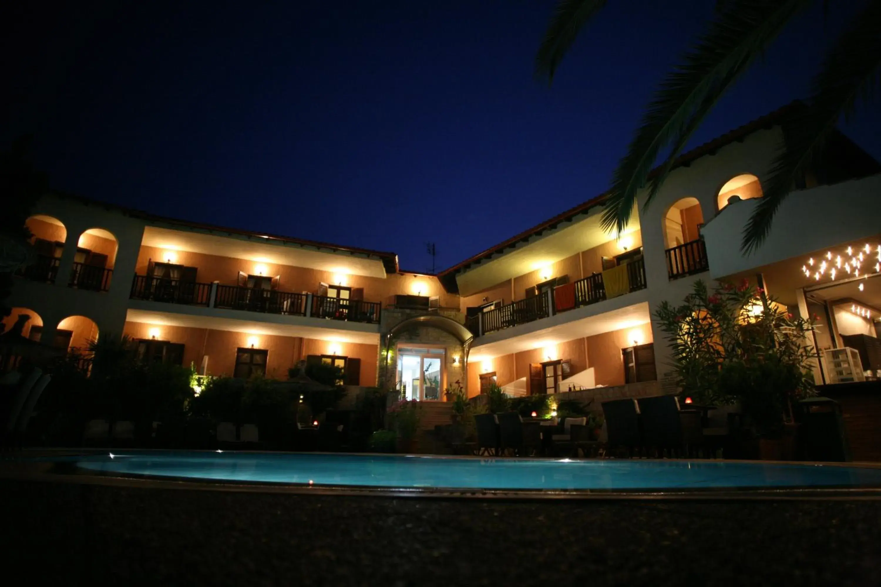 Facade/entrance in Stamos Hotel Facade/entrance in Stamos Hotel