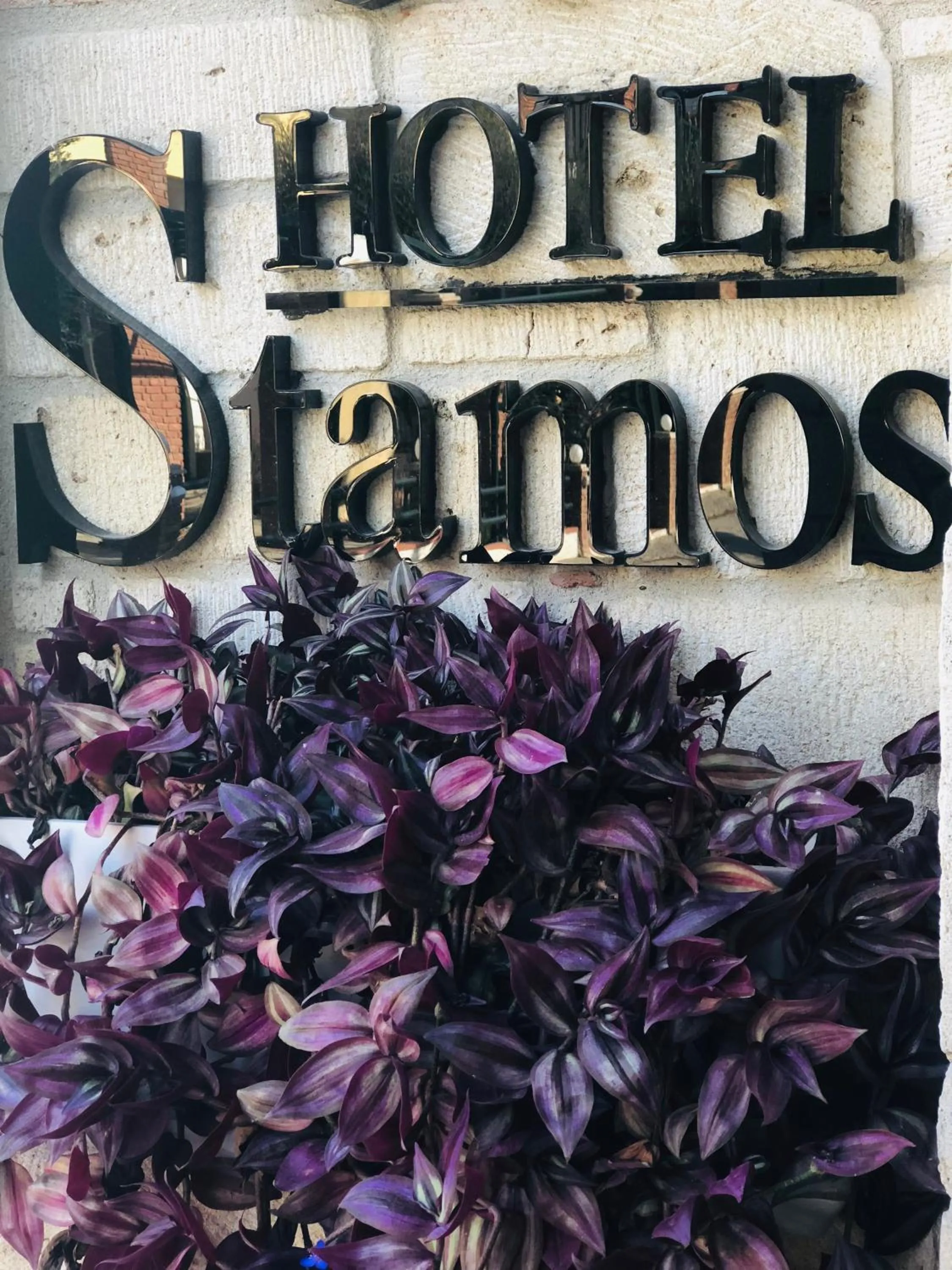 Stamos Hotel