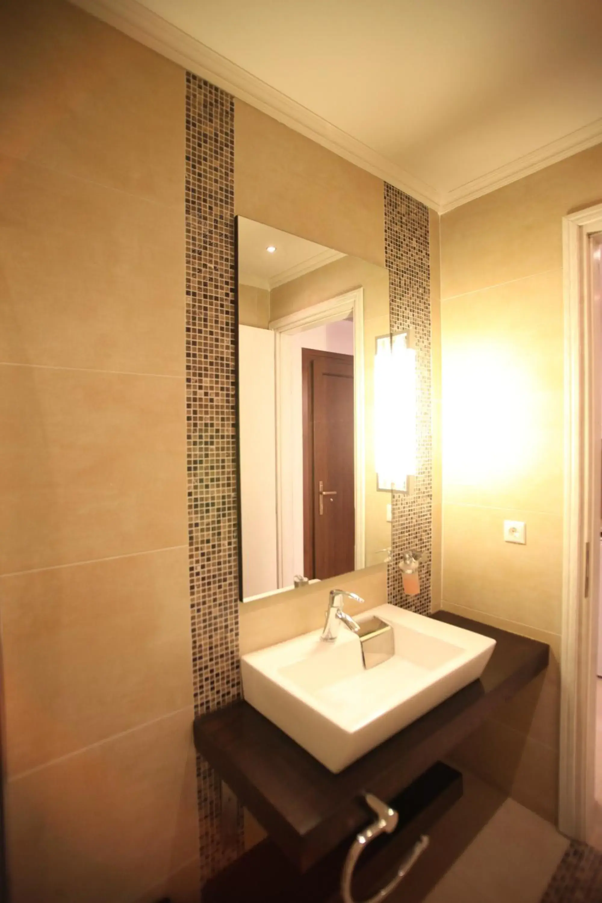 Decorative detail, Bed in Stamos Hotel Decorative detail, Bed in Stamos Hotel