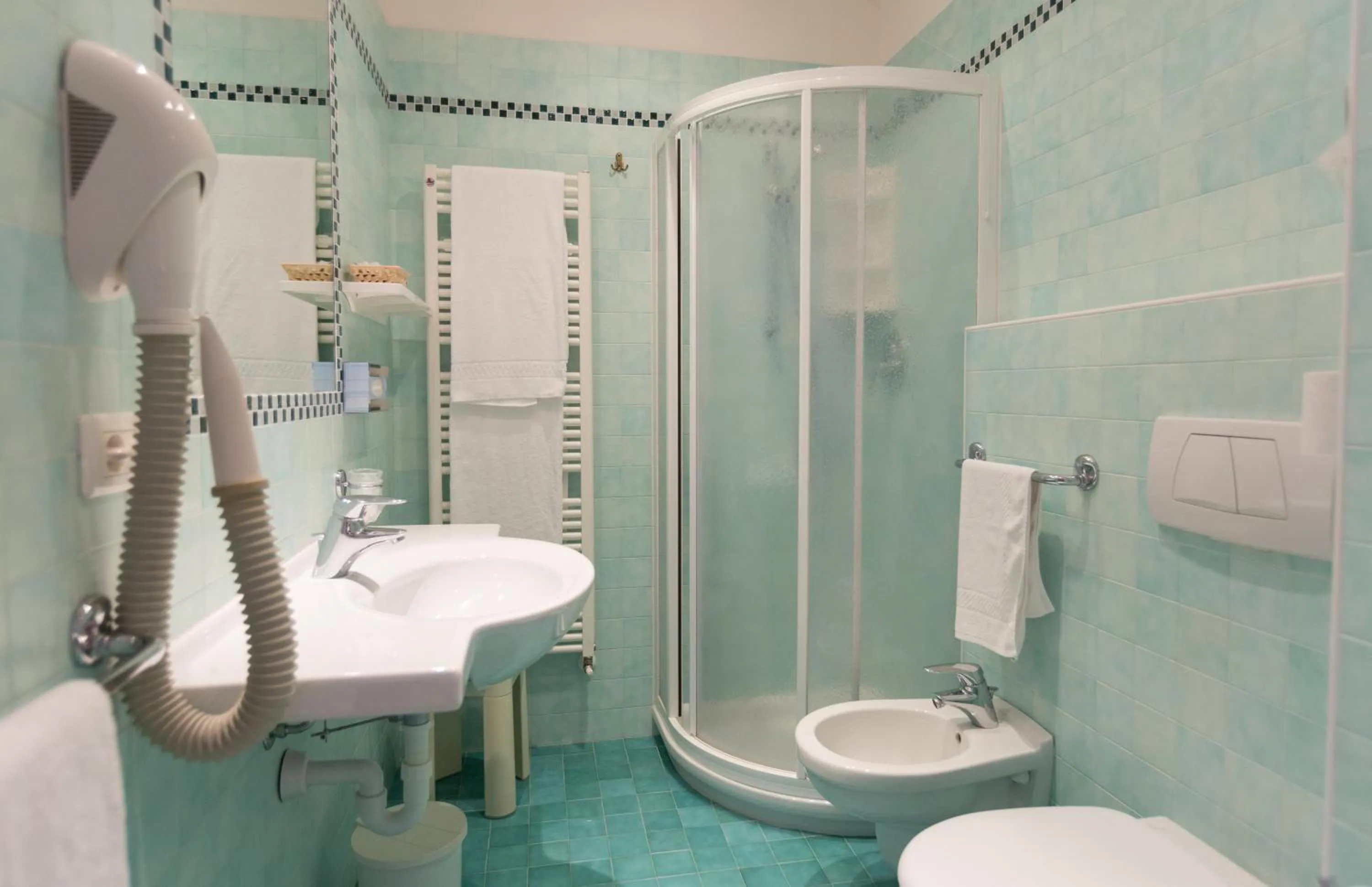 Shower in Hotel Al Caval