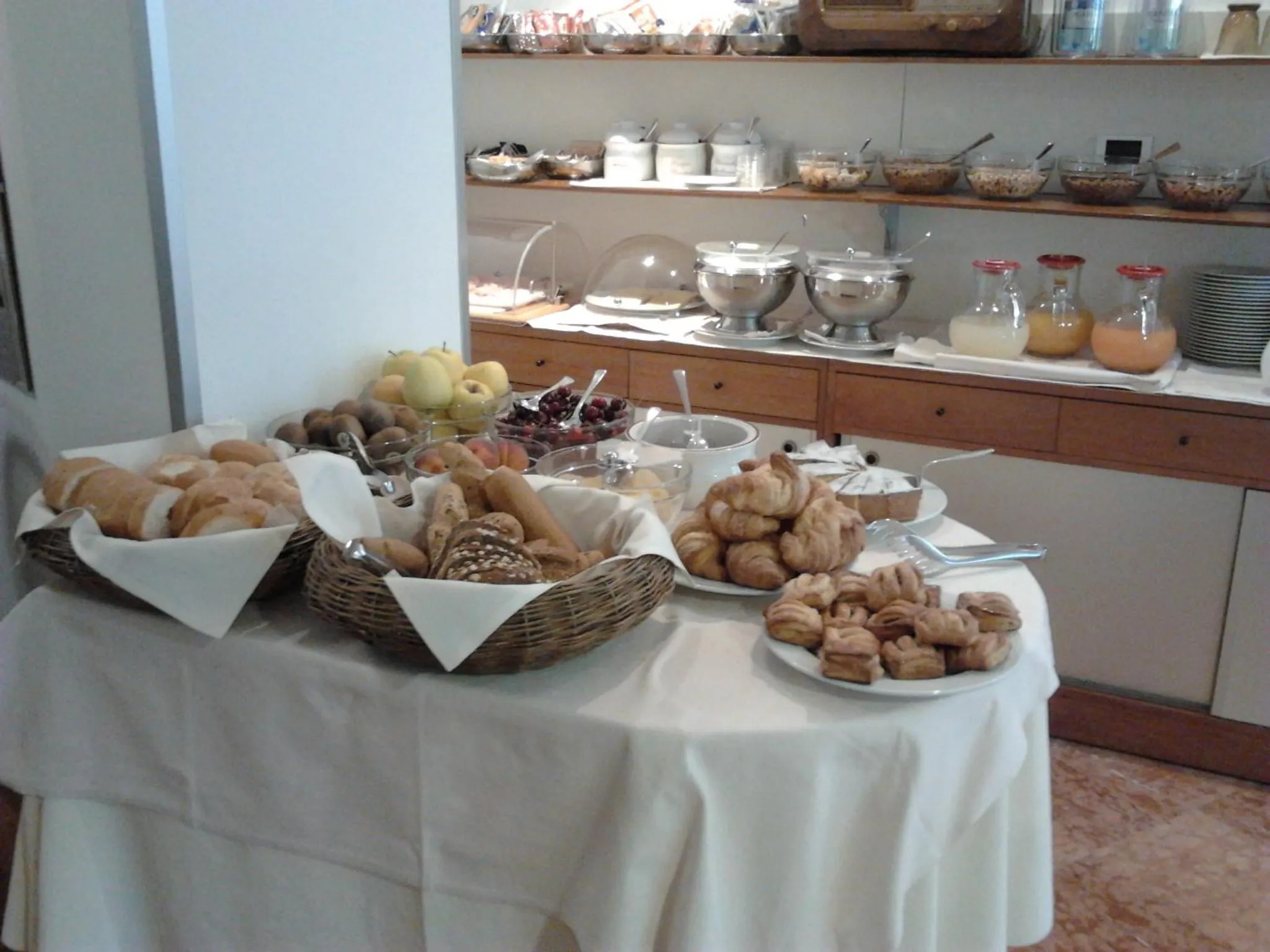 Food in Hotel Al Caval