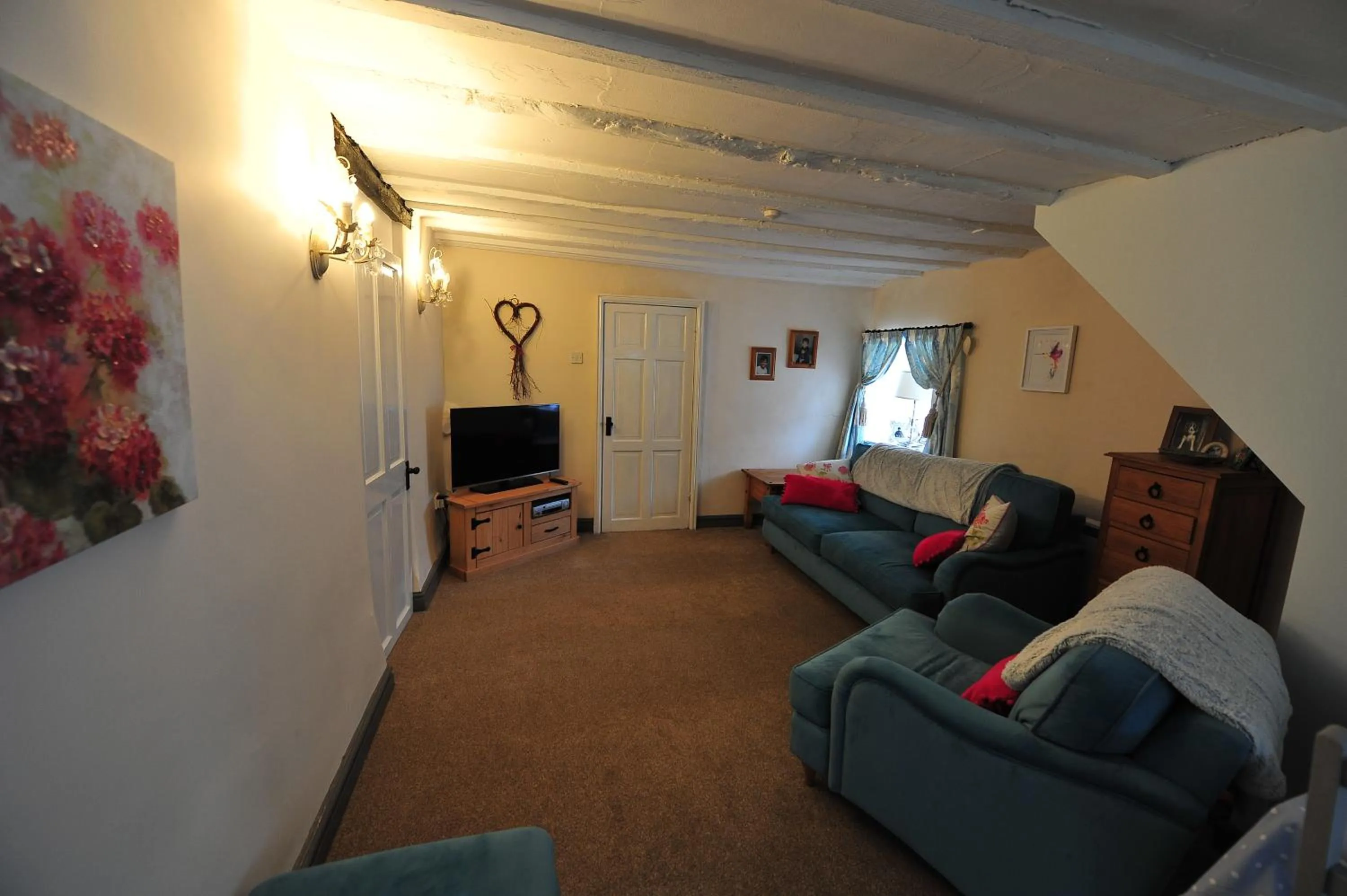 TV and multimedia in Ty Capel Isa