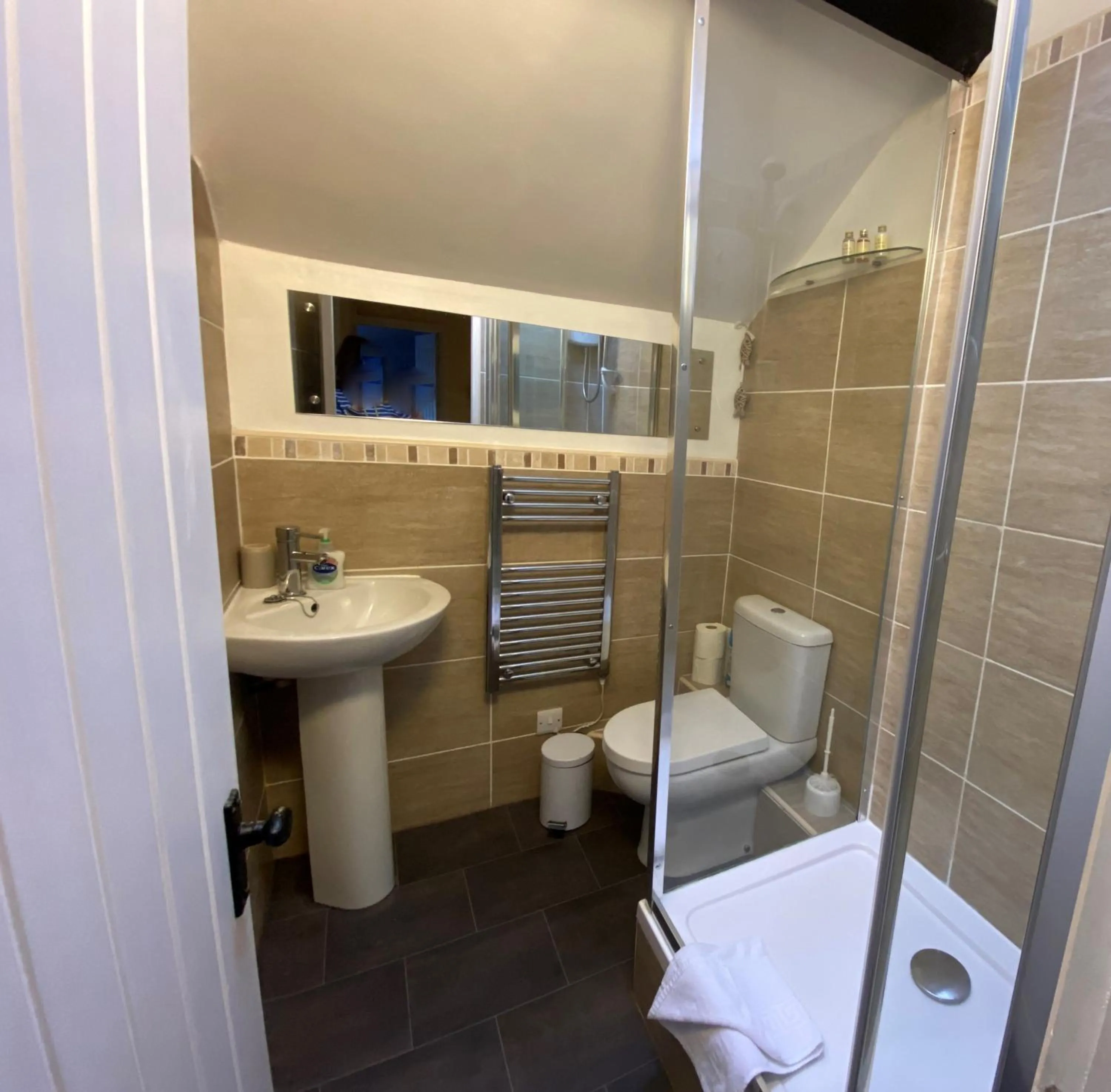 Bathroom in Ty Capel Isa
